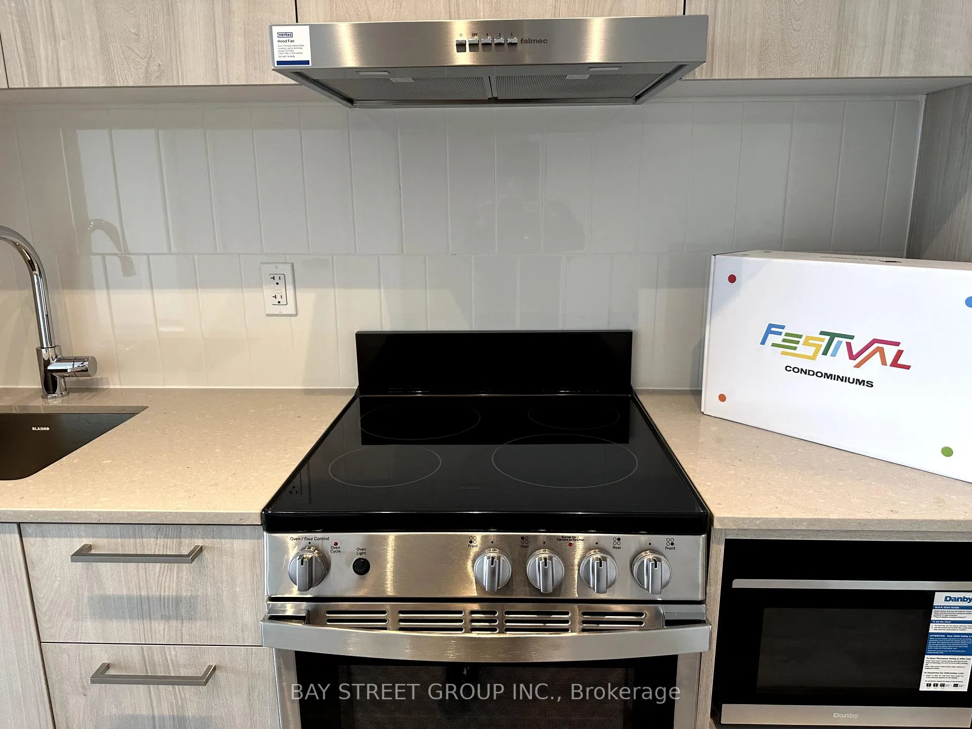 Photo 7 of Unit 3907, 195 Commerce Street, Vaughan, Vaughan Corporate Centre — HOMEH