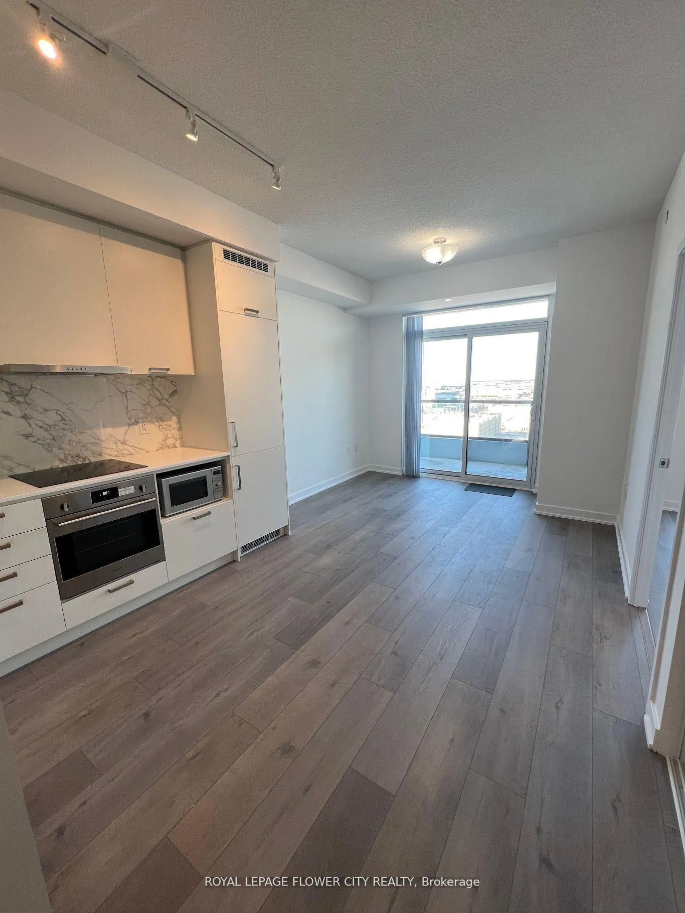 Photo 5 of Unit 1715, 10 Honeycrisp Crescent, Vaughan, Vaughan Corporate Centre — HOMEH