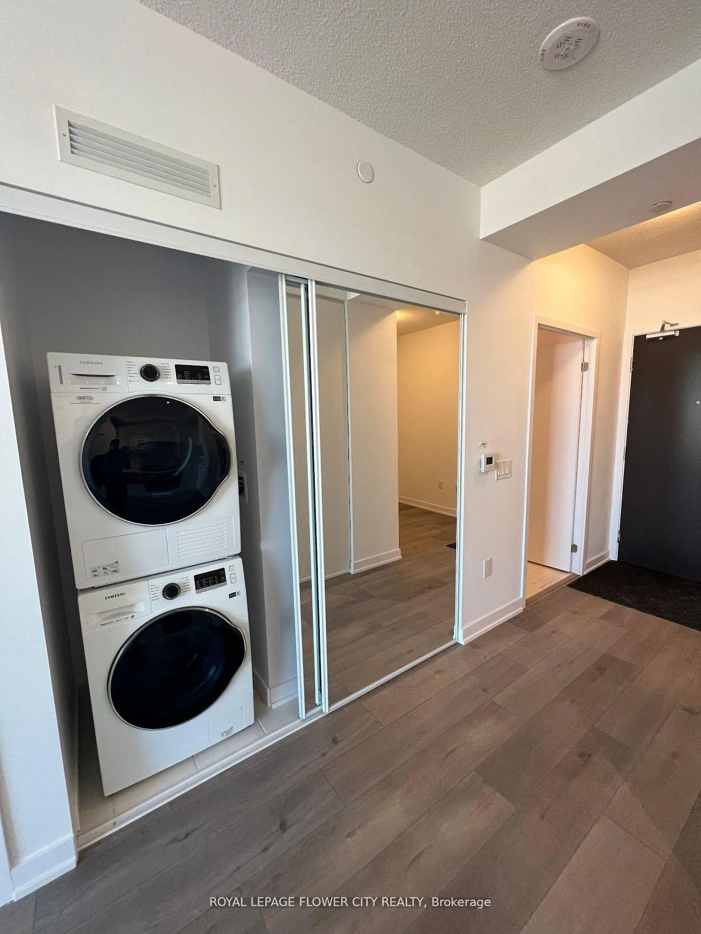 Photo 17 of Unit 1715, 10 Honeycrisp Crescent, Vaughan, Vaughan Corporate Centre — HOMEH