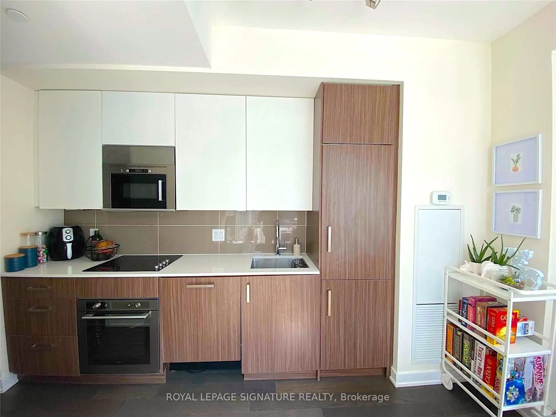 Photo 5 of Unit 511, 17 Dundonald Street, Toronto, Church-Yonge Corridor — HOMEH