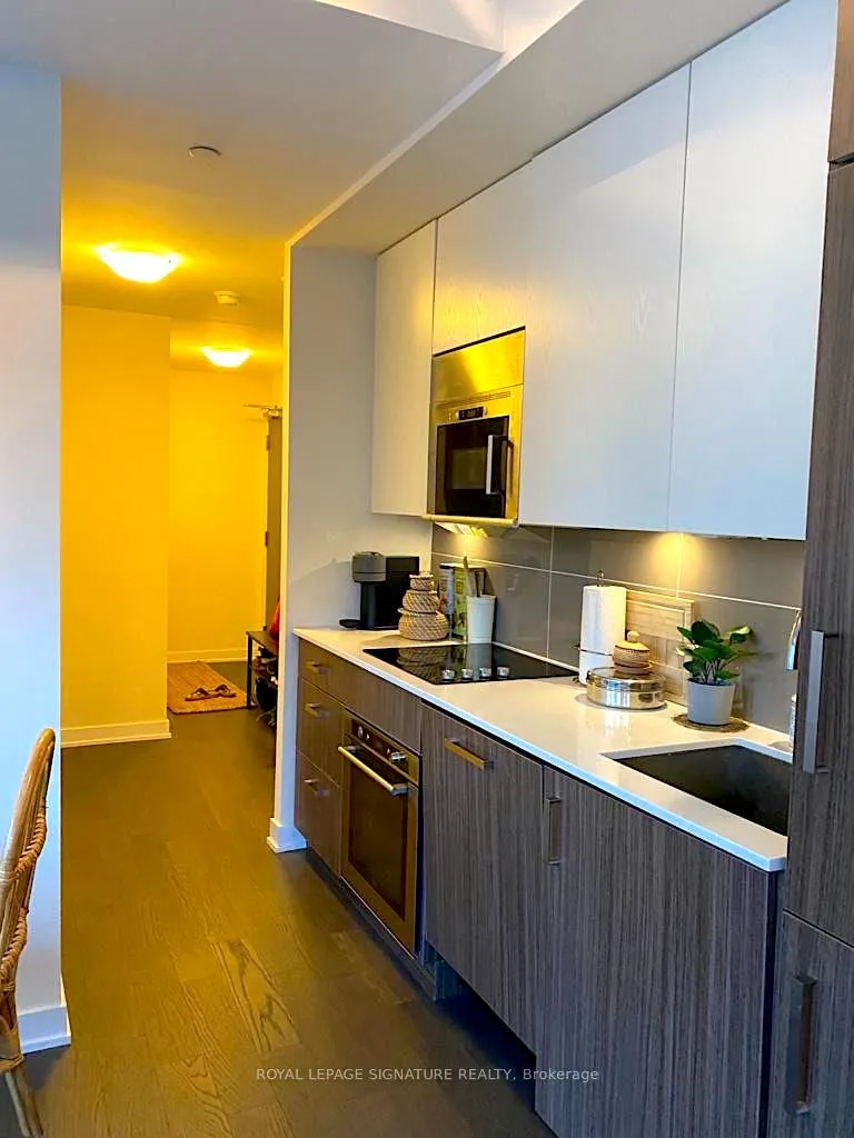Photo 6 of Unit 511, 17 Dundonald Street, Toronto, Church-Yonge Corridor — HOMEH