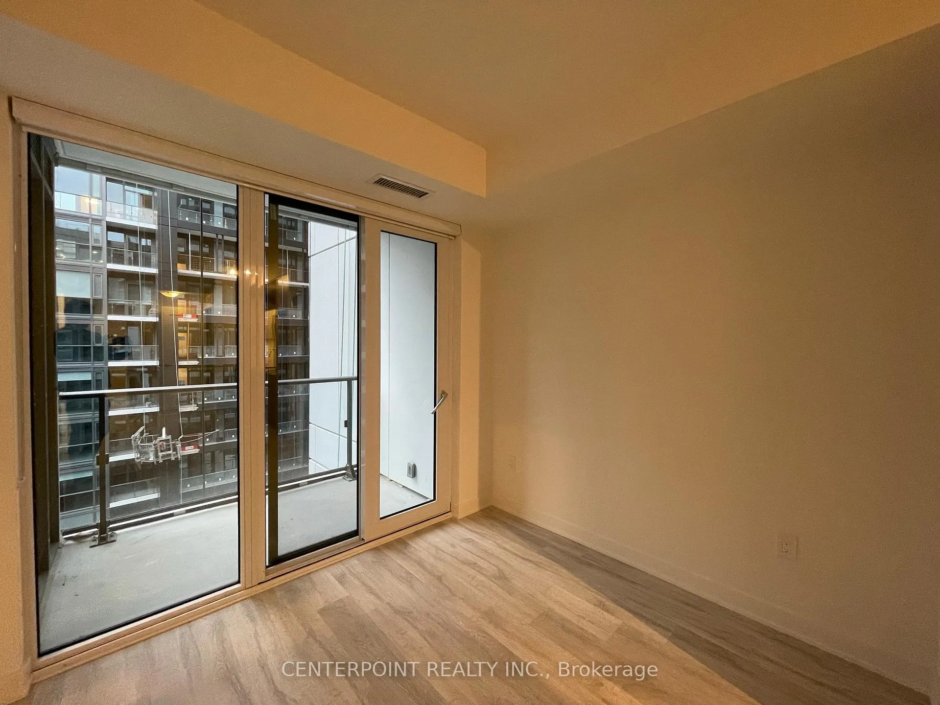 Photo 4 of Unit 1621, 60 Princess Street, Toronto, Waterfront Communities — HOMEH
