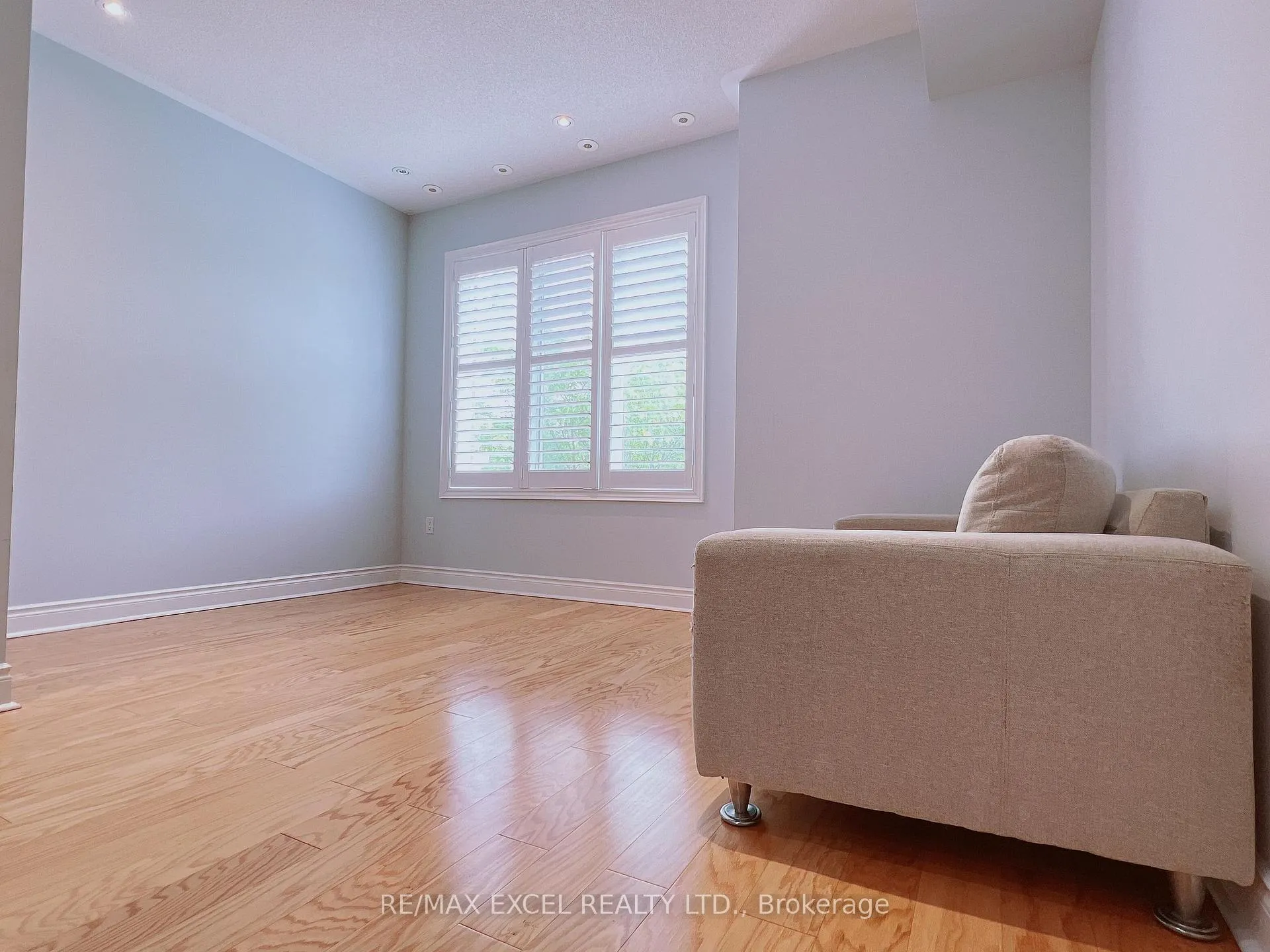 Photo 7 of 16 Times Avenue, Markham, Commerce Valley — HOMEH