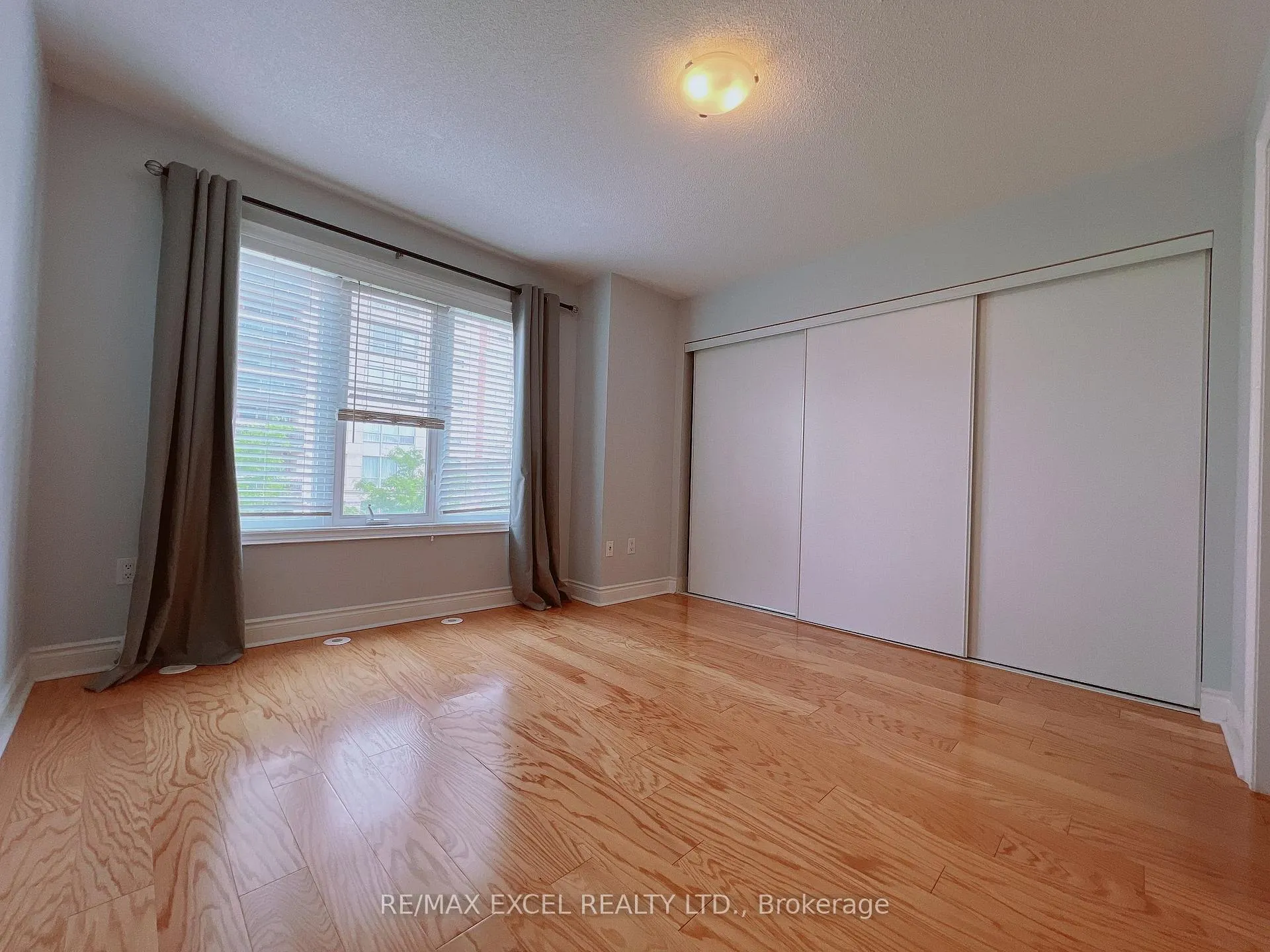 Photo 10 of 16 Times Avenue, Markham, Commerce Valley — HOMEH