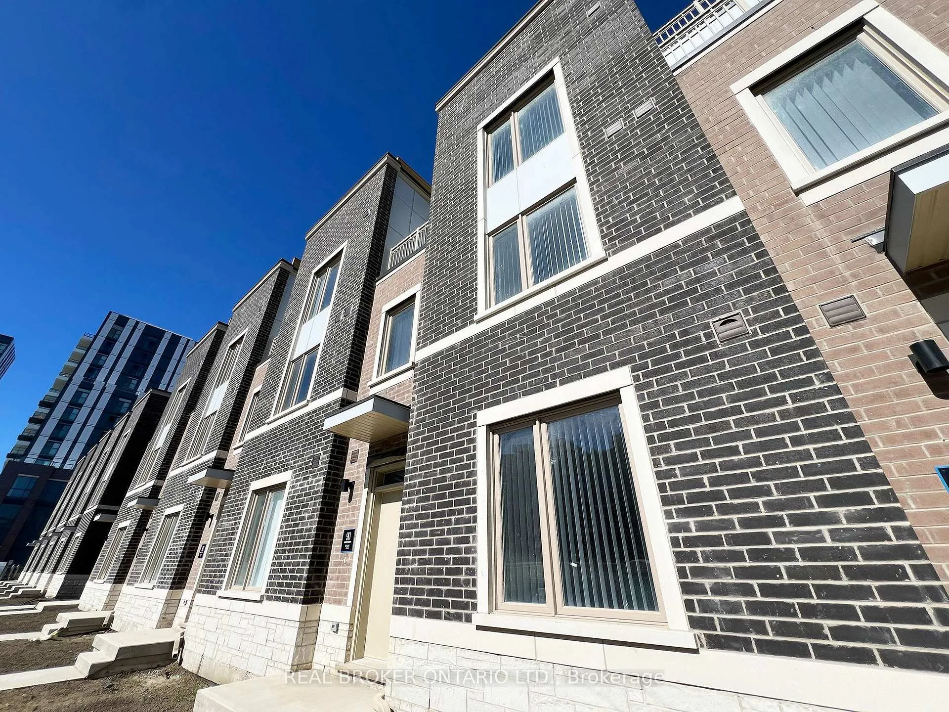 Front of Unit TH362, 90 Honeycrisp Crescent