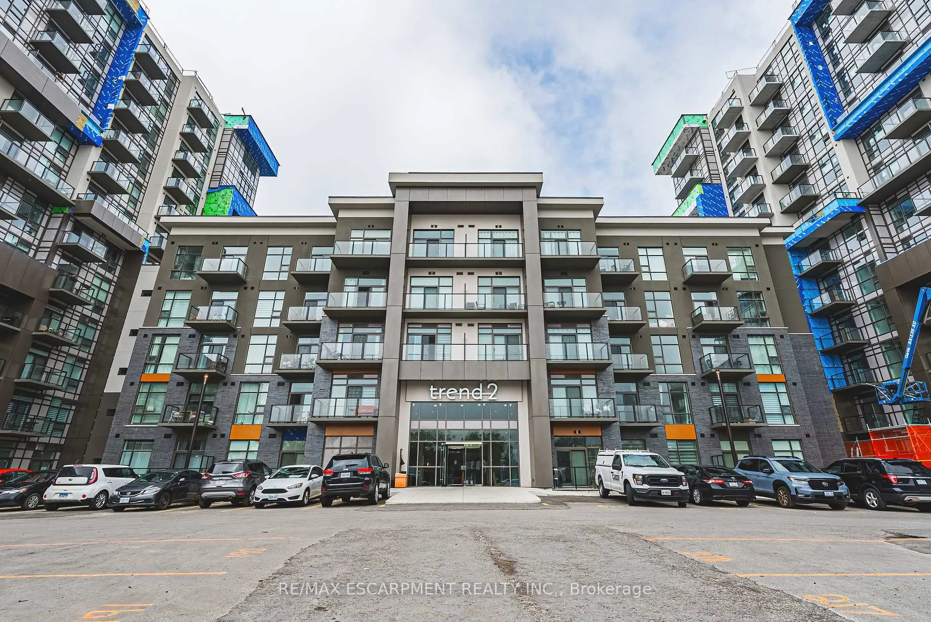 Photo 2 of Unit 327, 460 Dundas Street E, Hamilton, Waterdown — HOMEH
