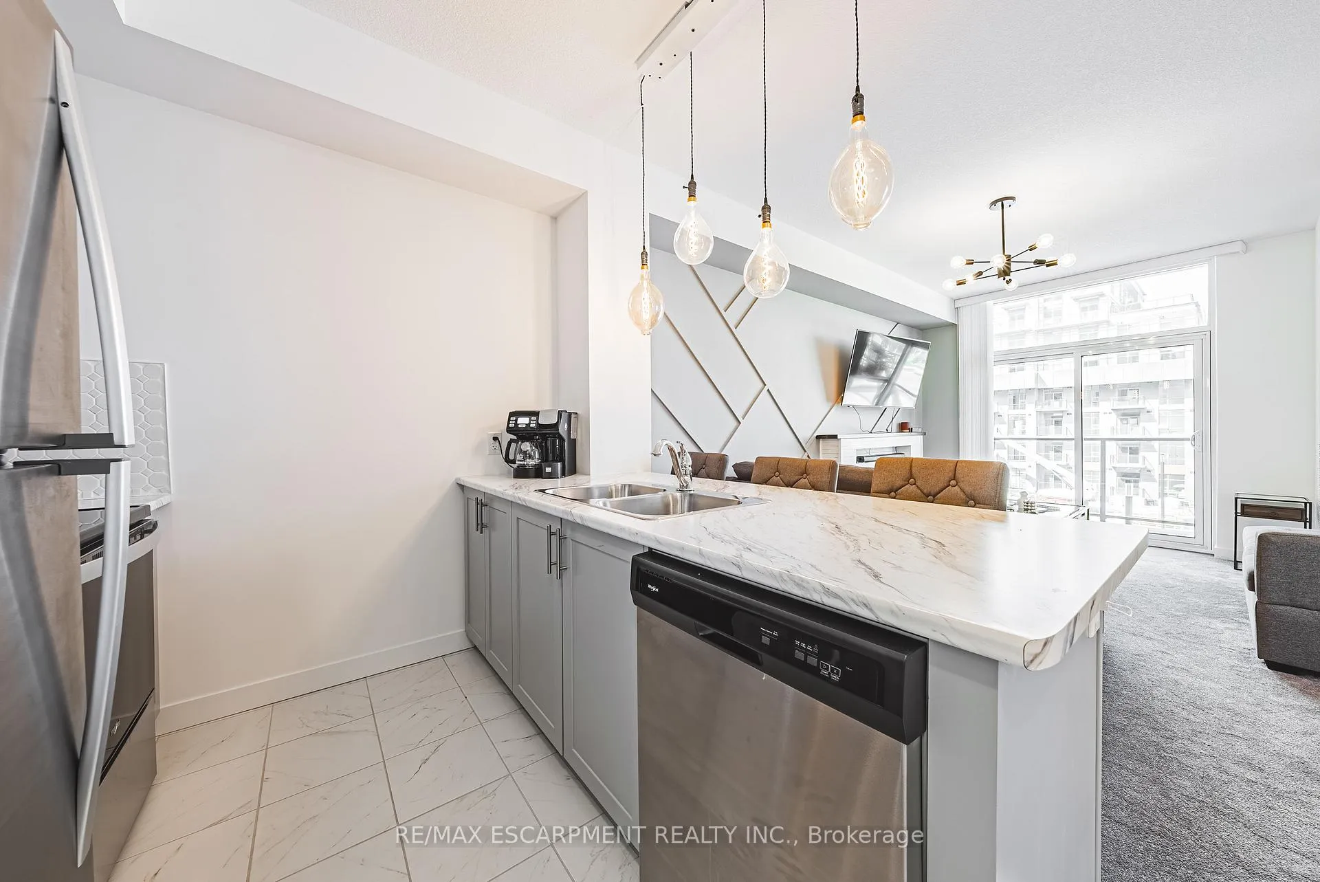Photo 11 of Unit 327, 460 Dundas Street E, Hamilton, Waterdown — HOMEH