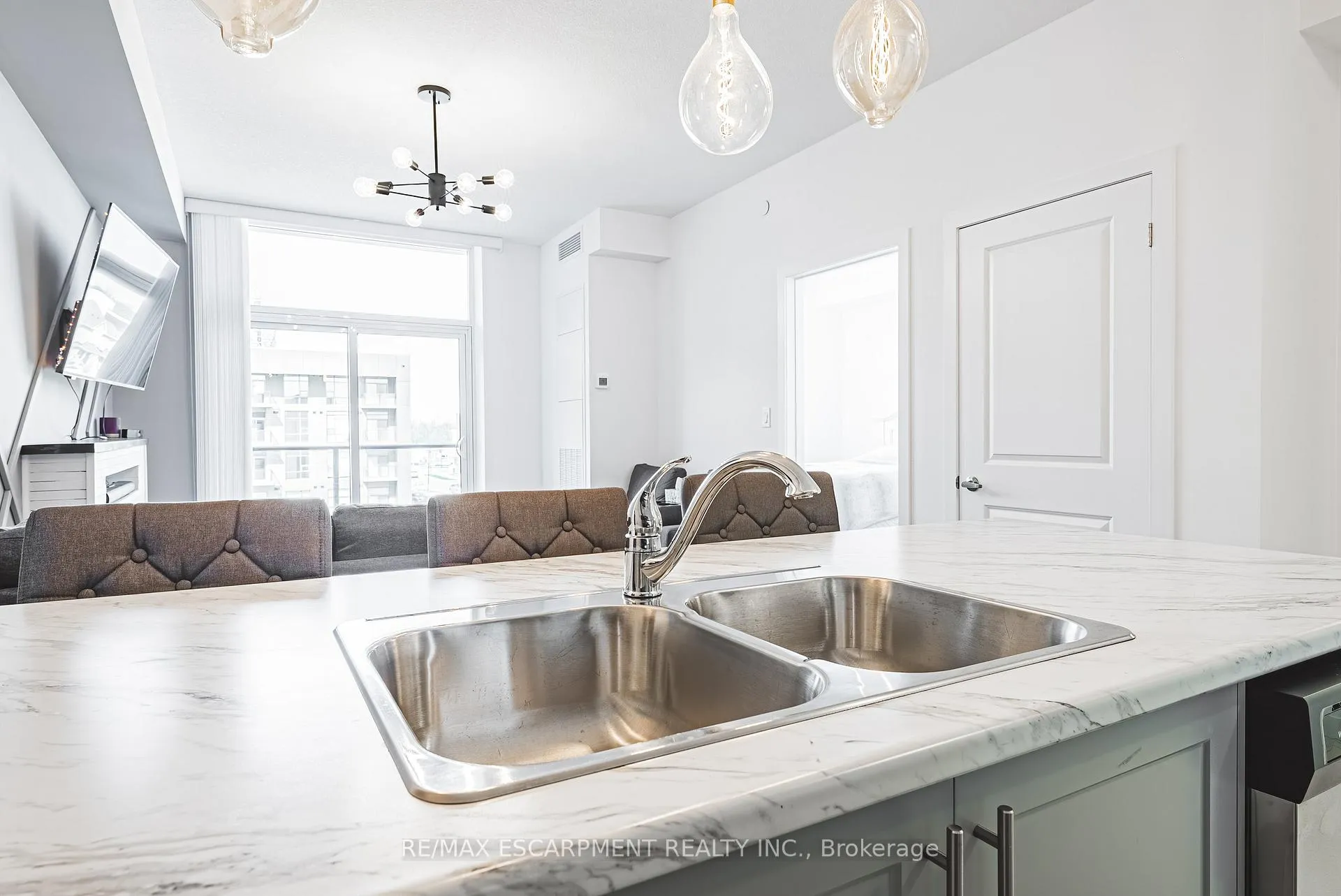 Photo 13 of Unit 327, 460 Dundas Street E, Hamilton, Waterdown — HOMEH