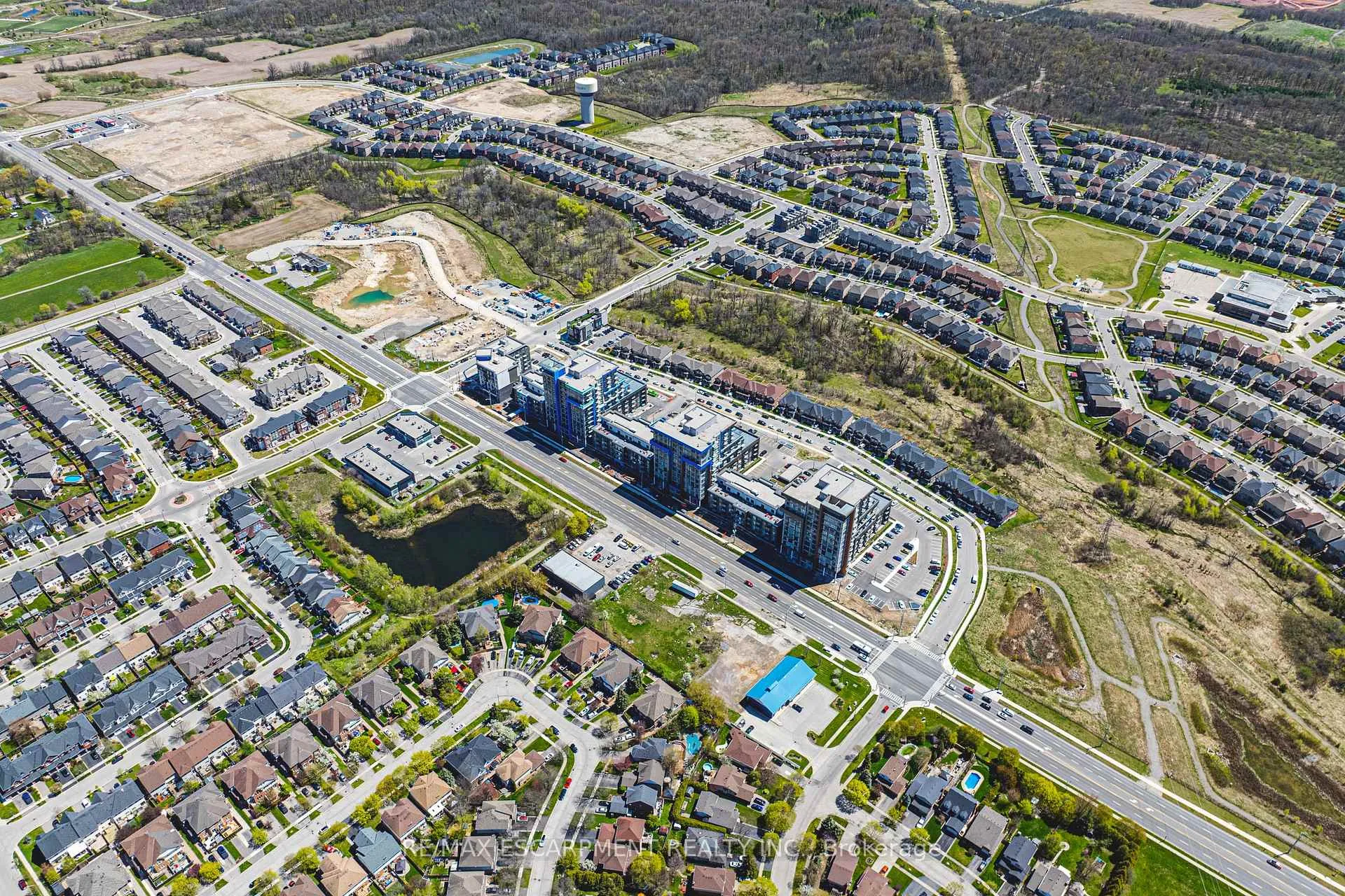 Photo 32 of Unit 327, 460 Dundas Street E, Hamilton, Waterdown — HOMEH