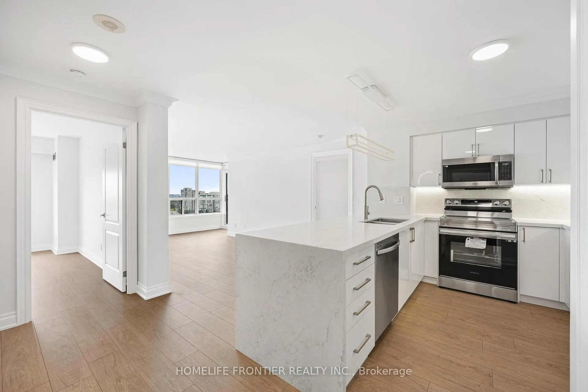 Photo 5 of Unit 1514, 15 North Park Road, Vaughan, Beverley Glen — HOMEH
