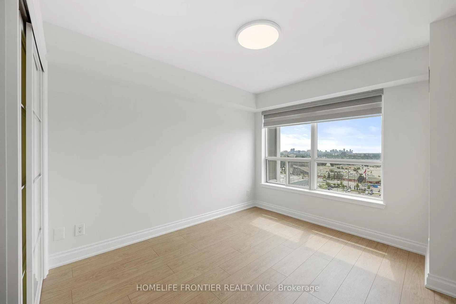 Photo 14 of Unit 1514, 15 North Park Road, Vaughan, Beverley Glen — HOMEH