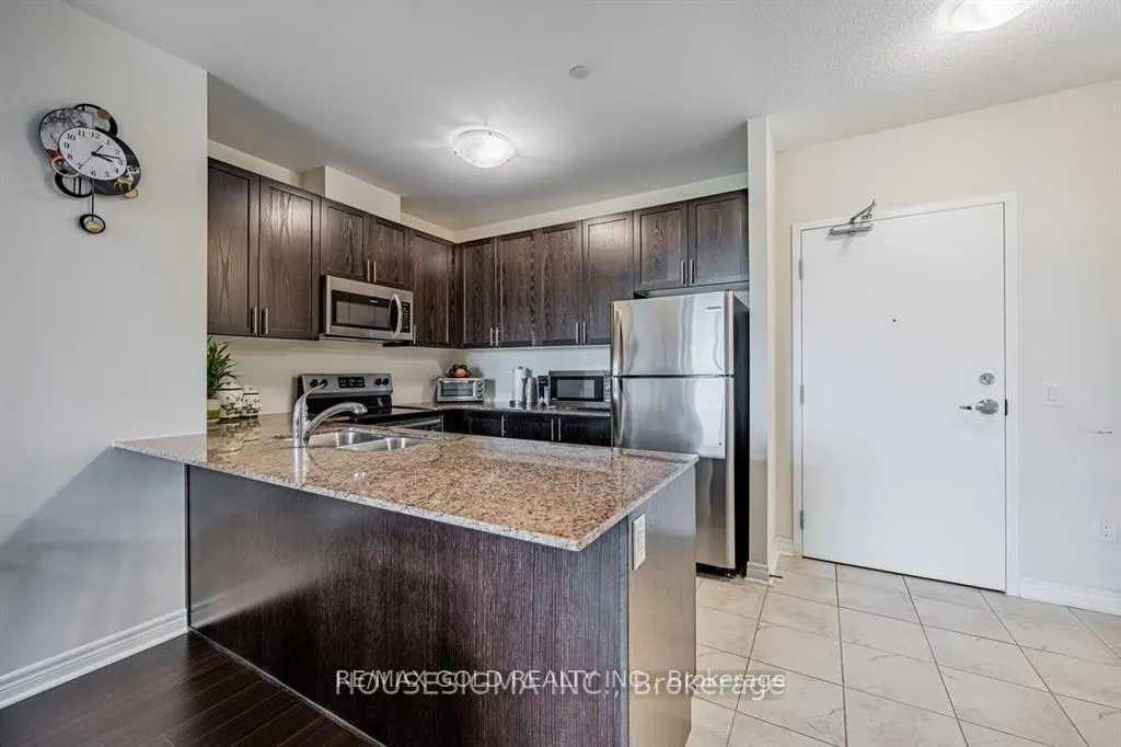 Photo 3 of Unit 203, 39 New Delhi Drive, Markham, Cedarwood — HOMEH
