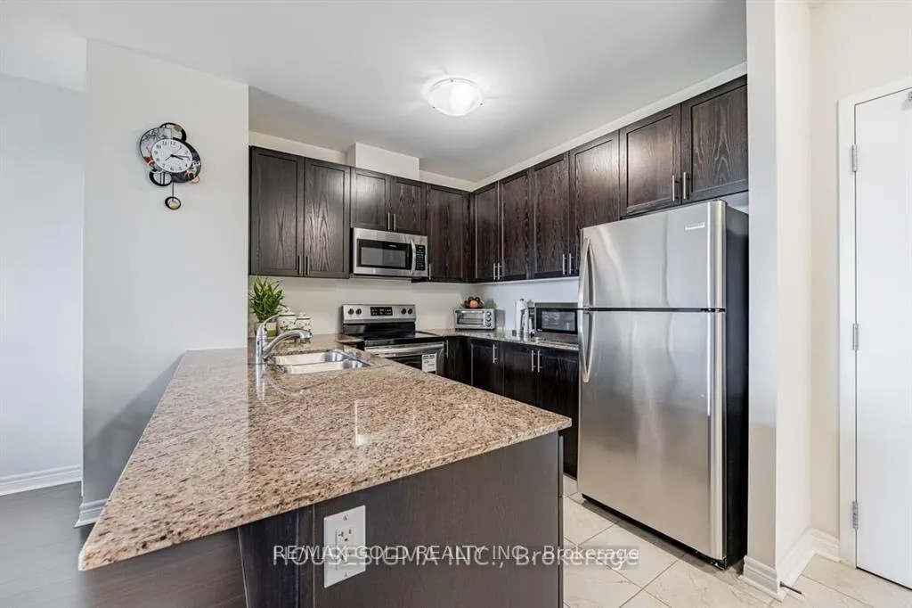Photo 5 of Unit 203, 39 New Delhi Drive, Markham, Cedarwood — HOMEH