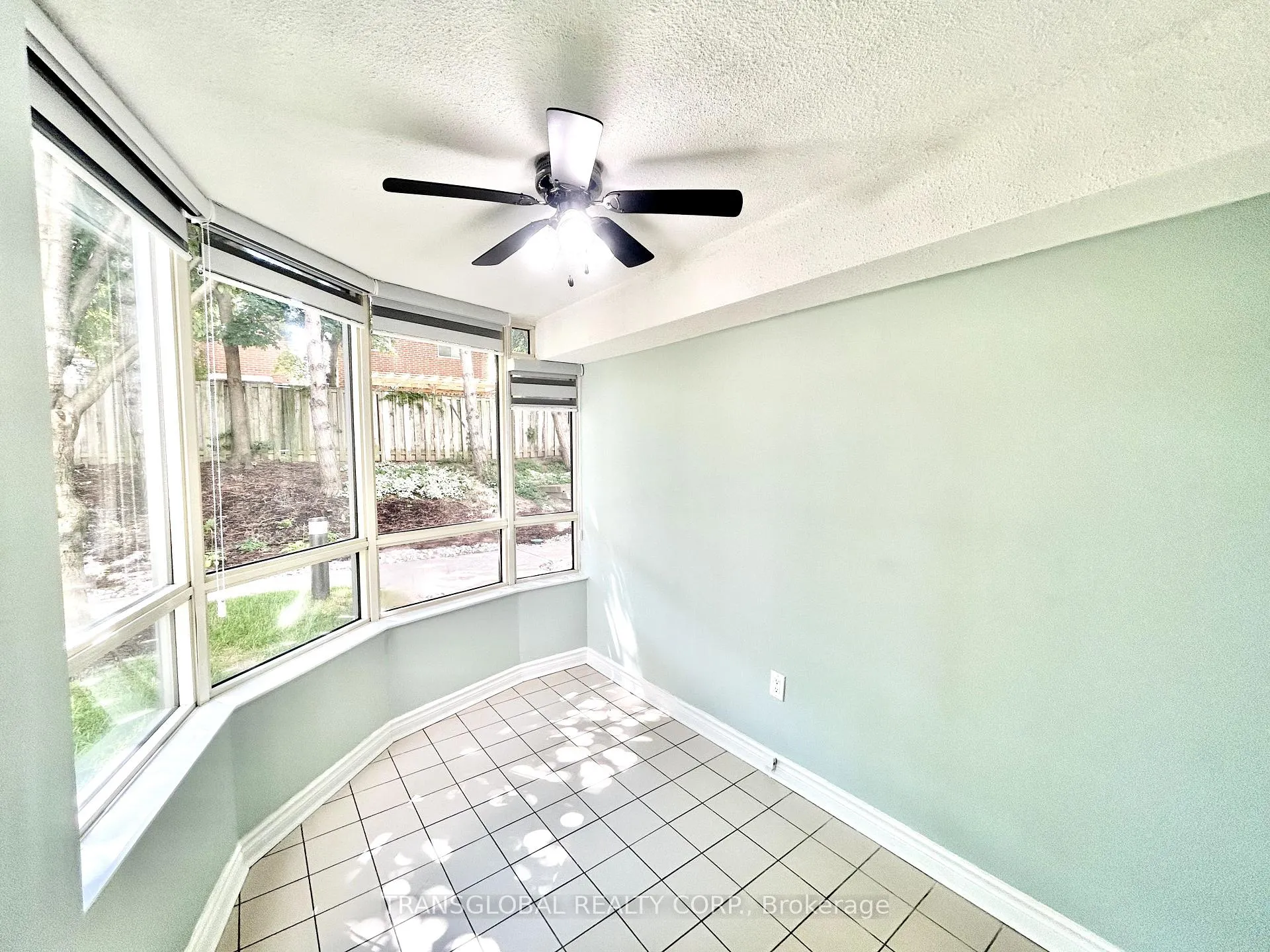Photo 5 of Unit 219, 333 Clark Avenue W, Vaughan, Crestwood-Springfarm-Yorkhill — HOMEH
