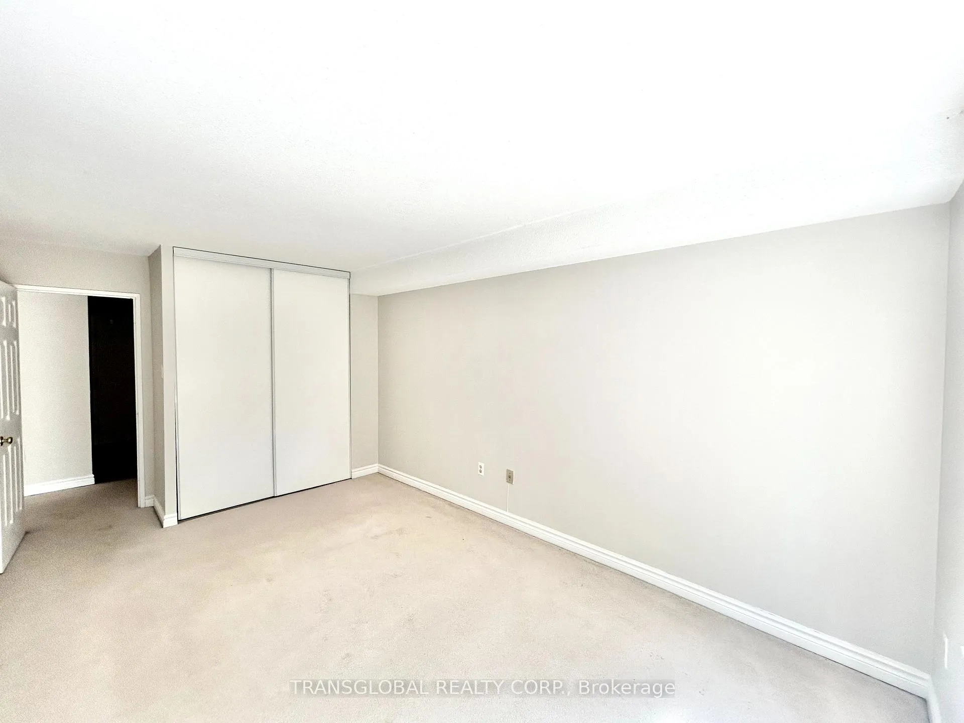 Photo 8 of Unit 219, 333 Clark Avenue W, Vaughan, Crestwood-Springfarm-Yorkhill — HOMEH