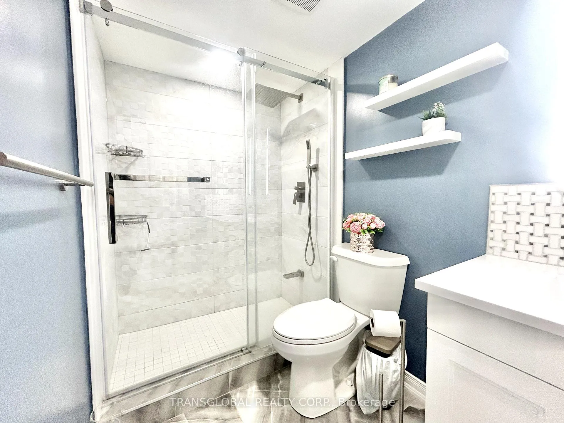 Photo 9 of Unit 219, 333 Clark Avenue W, Vaughan, Crestwood-Springfarm-Yorkhill — HOMEH