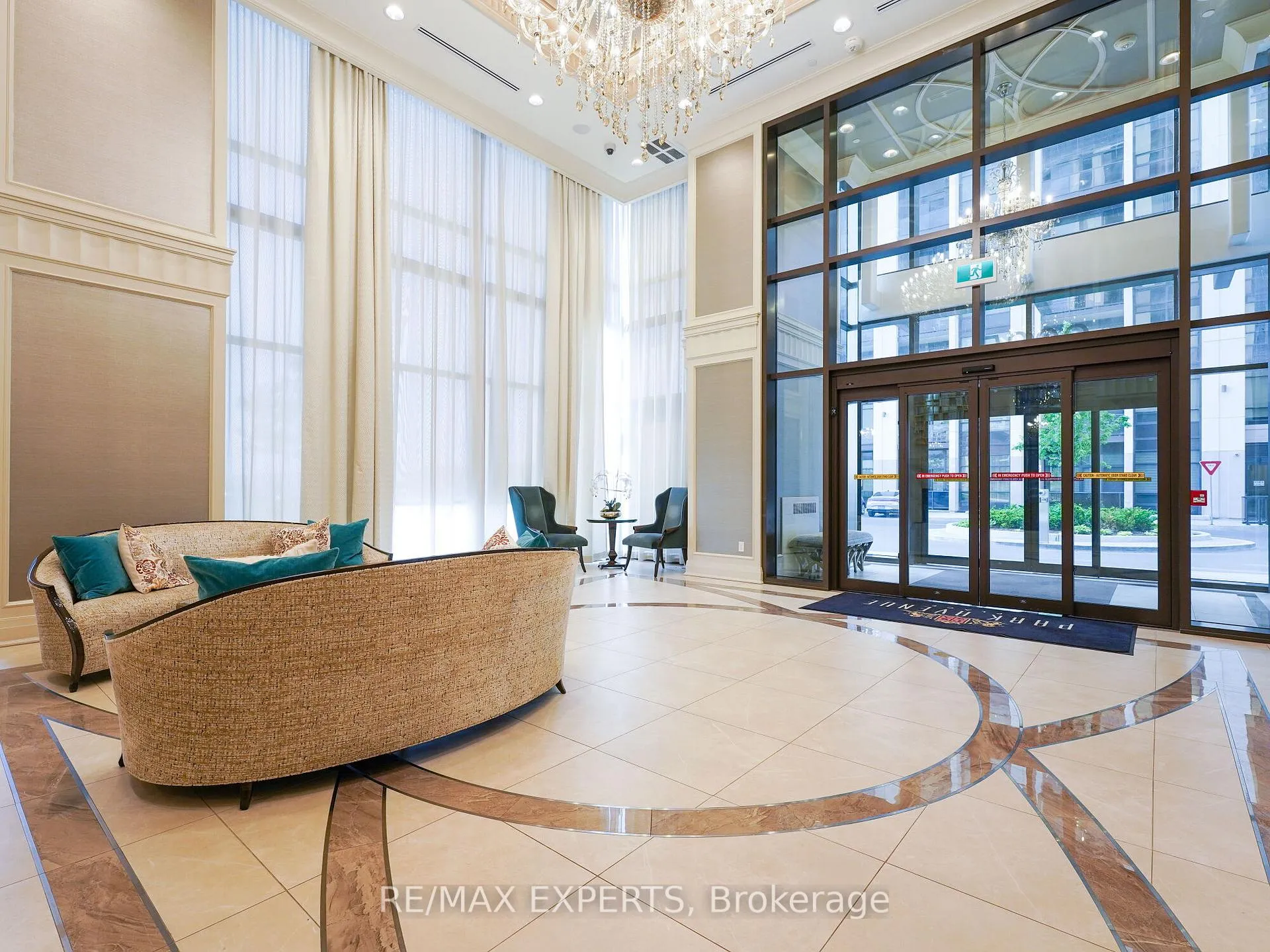 Photo 4 of Unit 502, 9085 Jane Street N, Vaughan, Concord — HOMEH