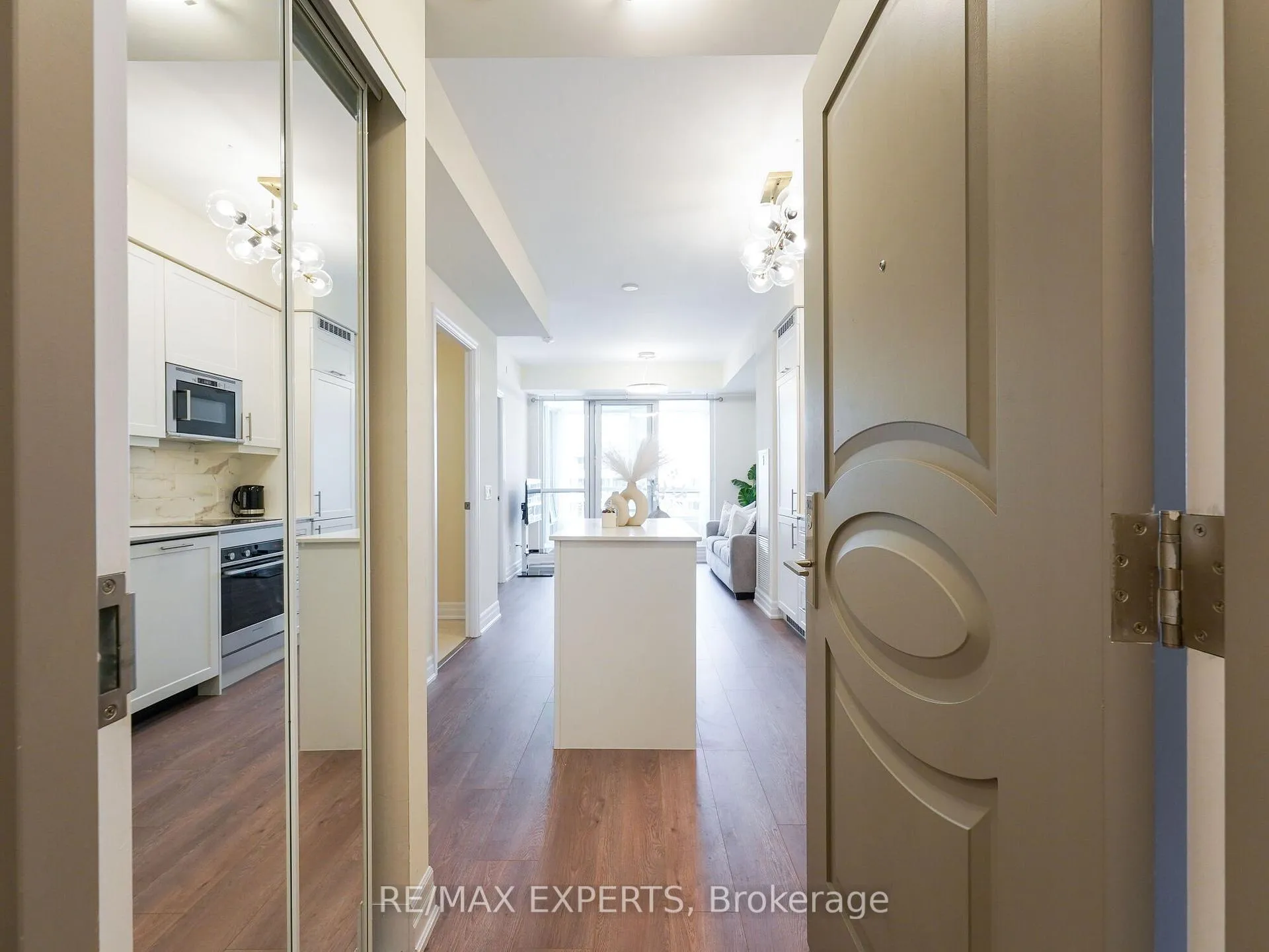 Photo 8 of Unit 502, 9085 Jane Street N, Vaughan, Concord — HOMEH