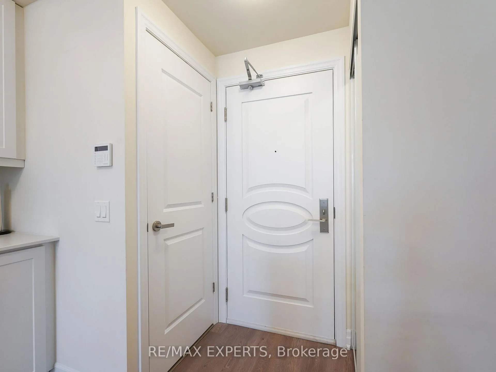 Photo 9 of Unit 502, 9085 Jane Street N, Vaughan, Concord — HOMEH