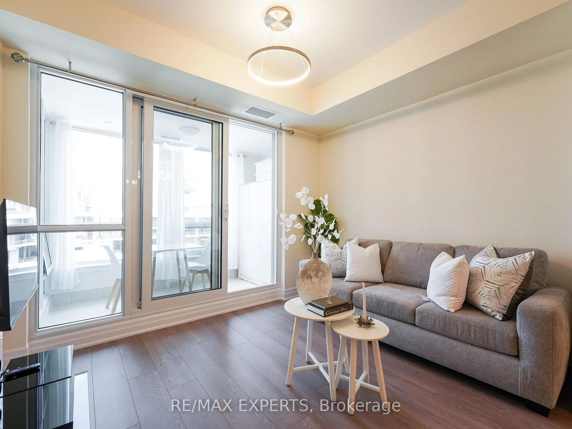 Photo 10 of Unit 502, 9085 Jane Street N, Vaughan, Concord — HOMEH