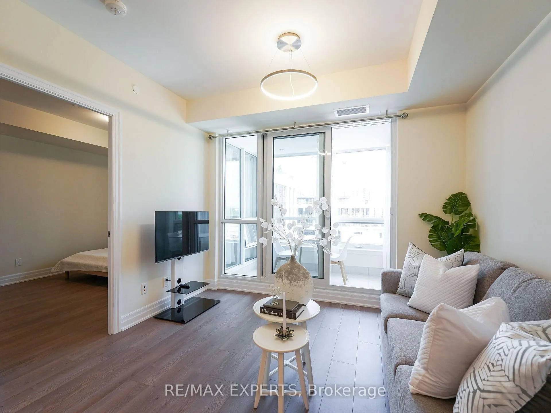 Photo 11 of Unit 502, 9085 Jane Street N, Vaughan, Concord — HOMEH