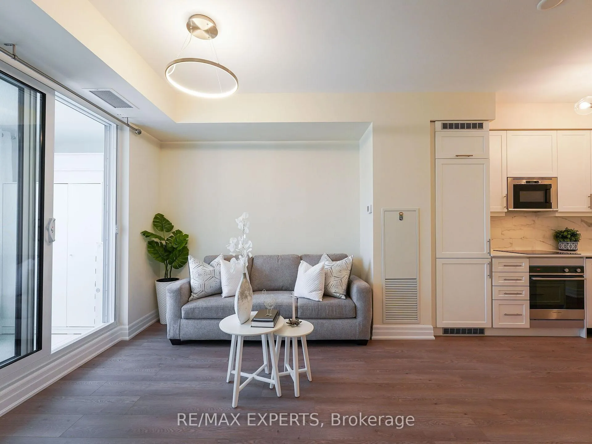 Photo 12 of Unit 502, 9085 Jane Street N, Vaughan, Concord — HOMEH