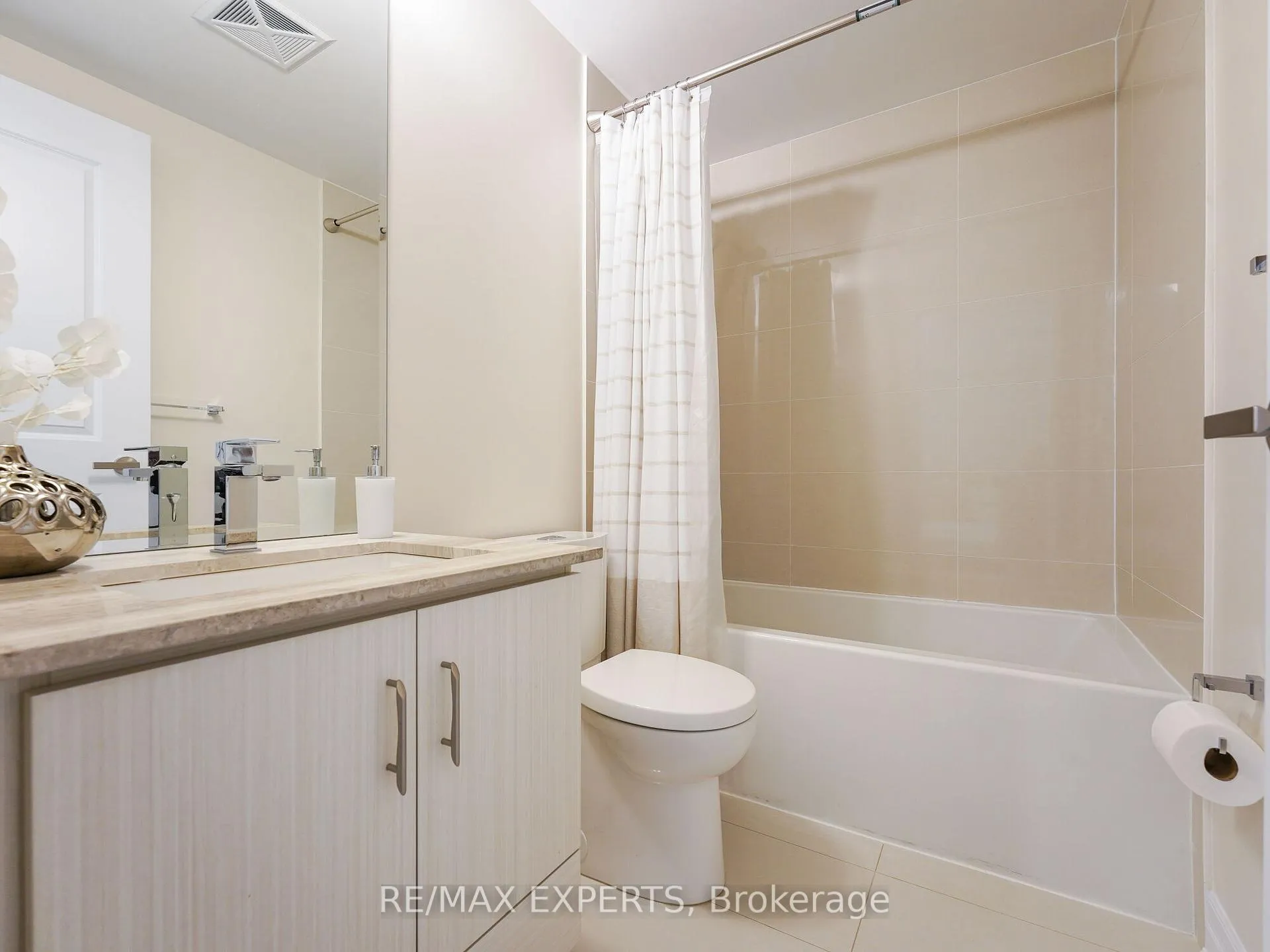 Photo 20 of Unit 502, 9085 Jane Street N, Vaughan, Concord — HOMEH
