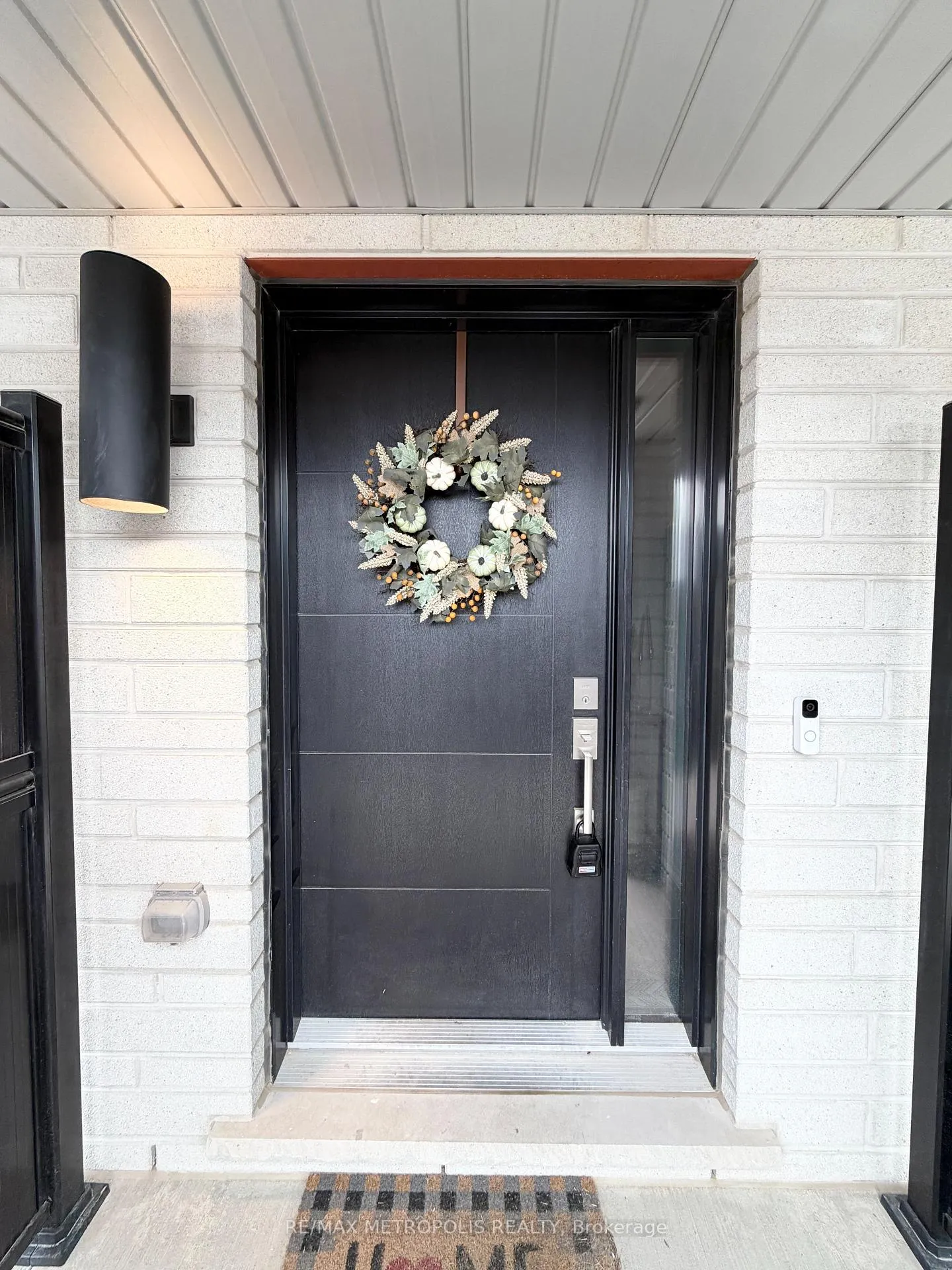 Photo 2 of Unit 27, 15 Stauffer Woods Trail, Kitchener — HOMEH