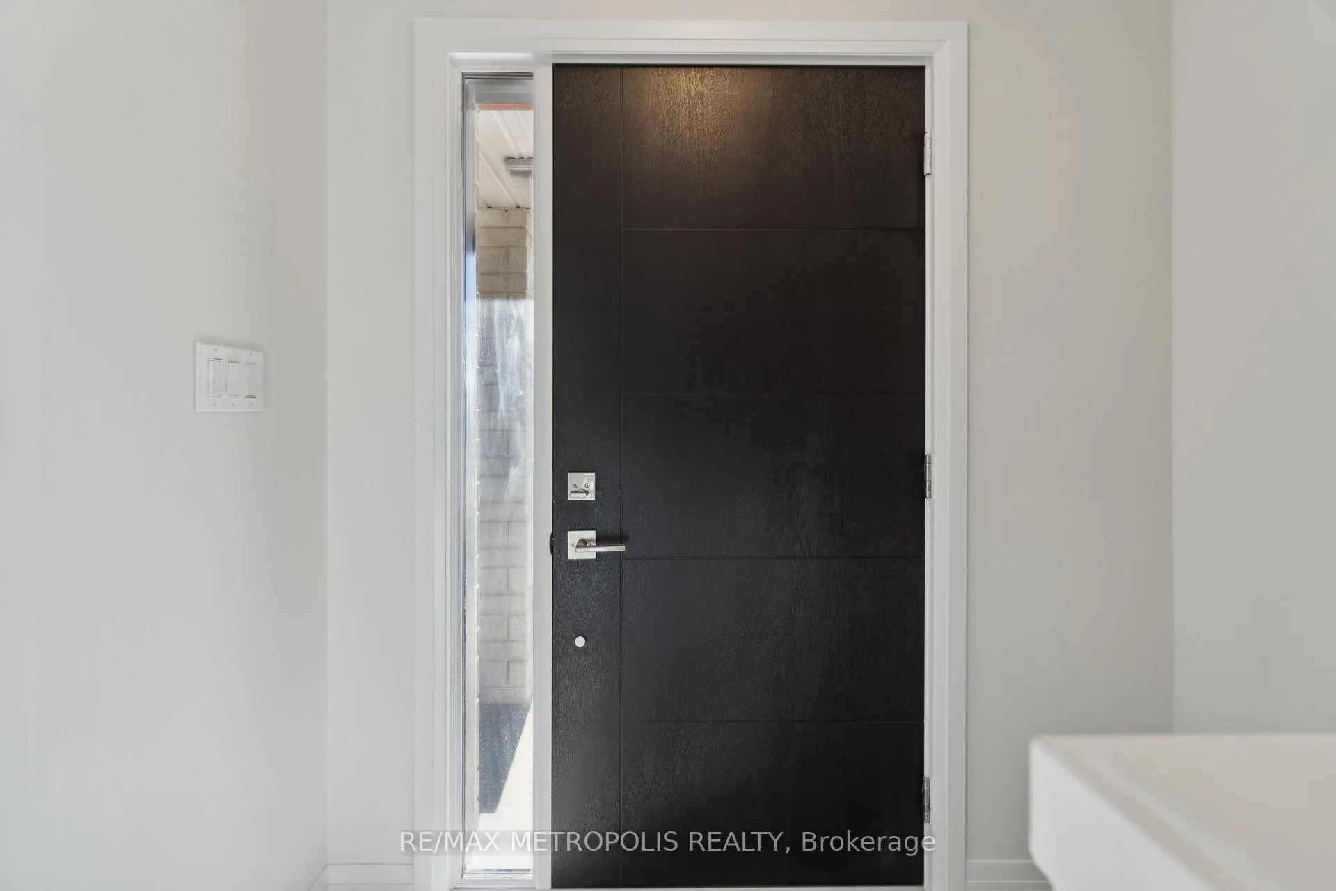 Photo 3 of Unit 27, 15 Stauffer Woods Trail, Kitchener — HOMEH