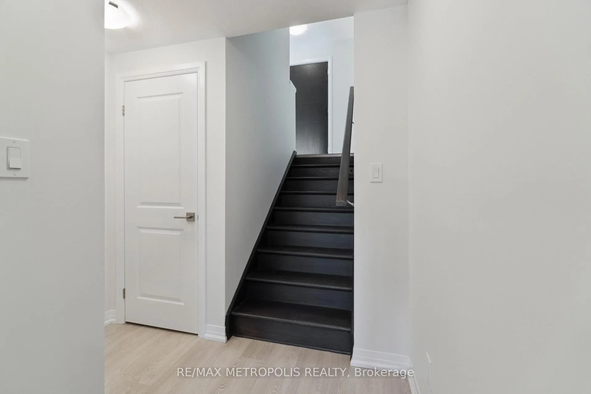 Photo 4 of Unit 27, 15 Stauffer Woods Trail, Kitchener — HOMEH