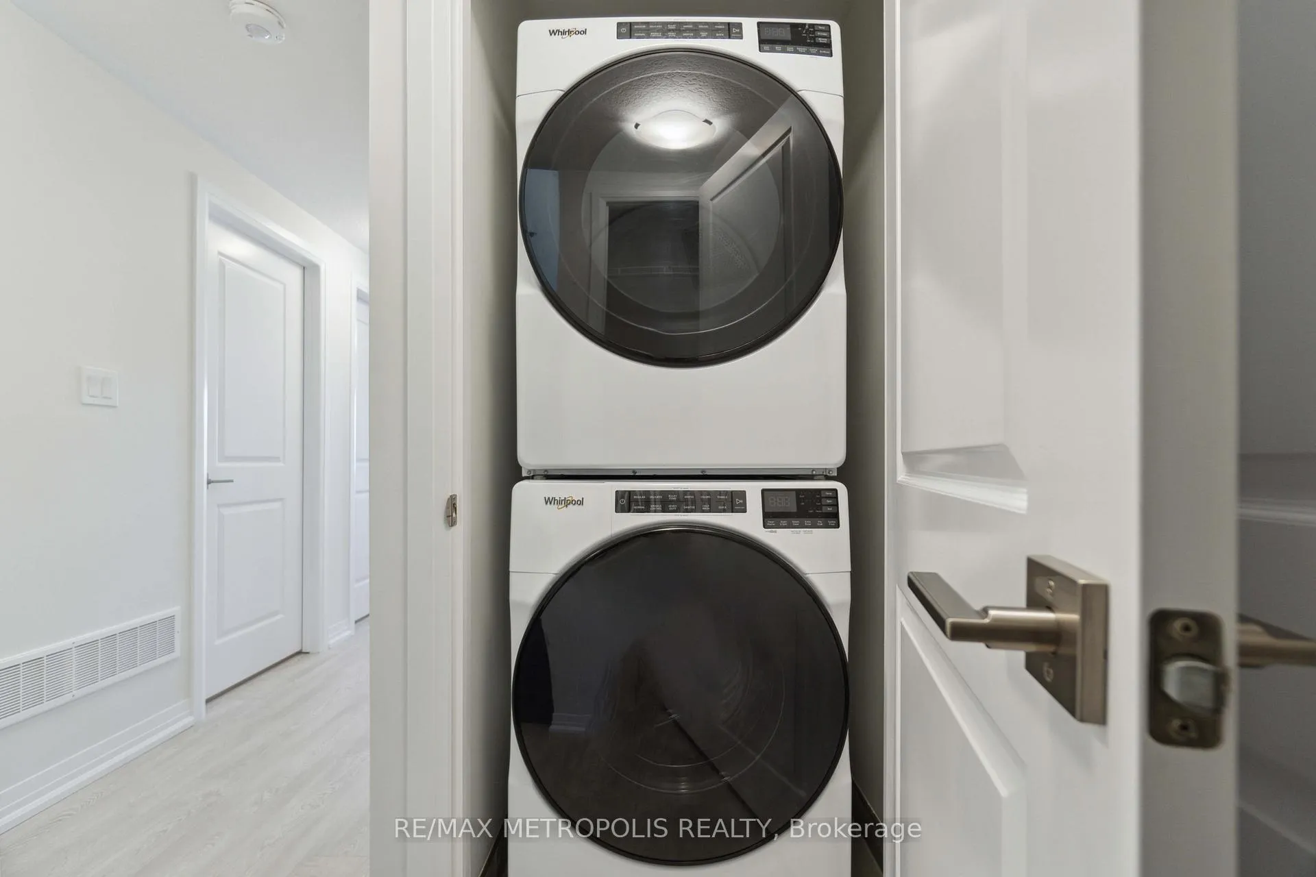Photo 6 of Unit 27, 15 Stauffer Woods Trail, Kitchener — HOMEH