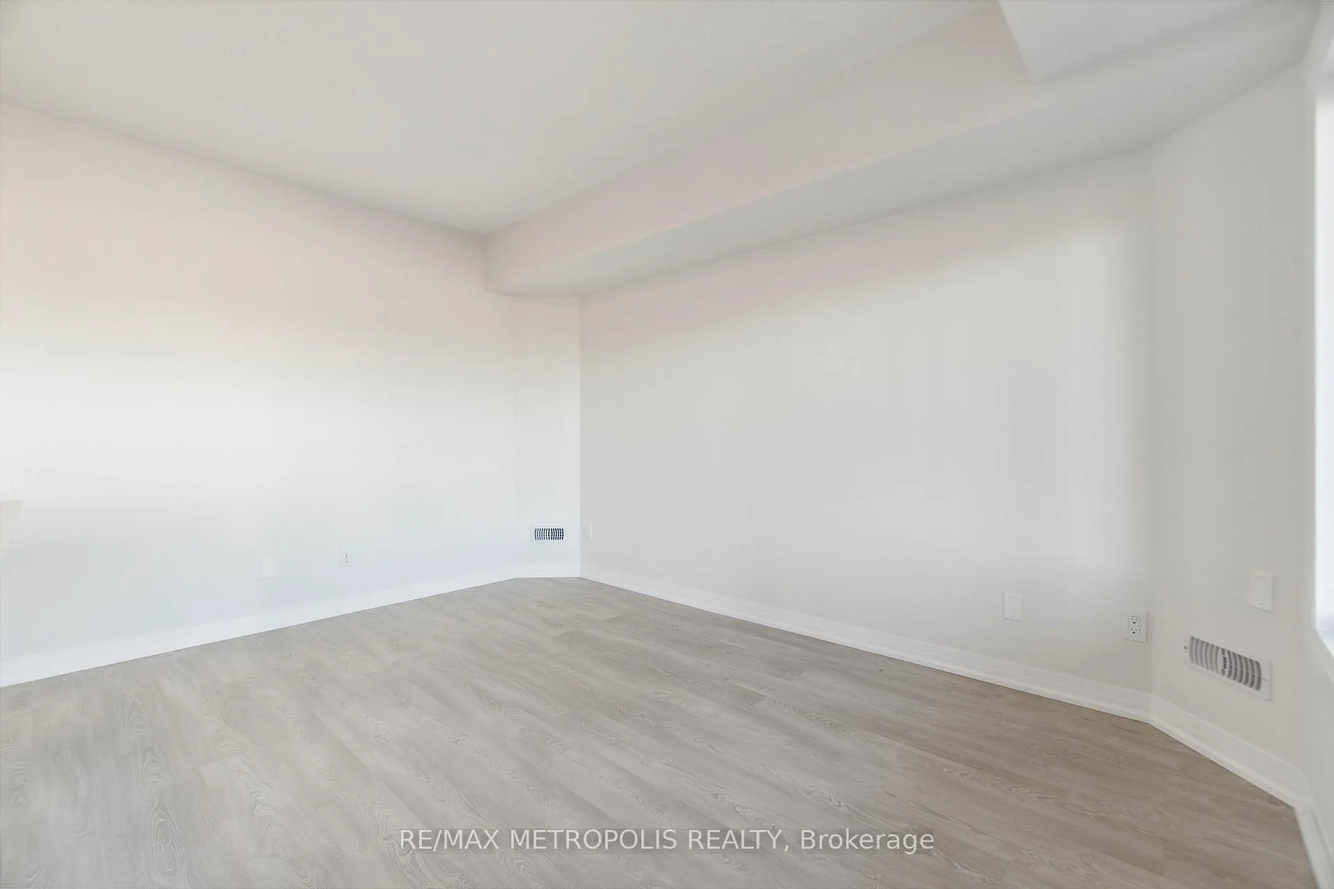 Photo 14 of Unit 27, 15 Stauffer Woods Trail, Kitchener — HOMEH