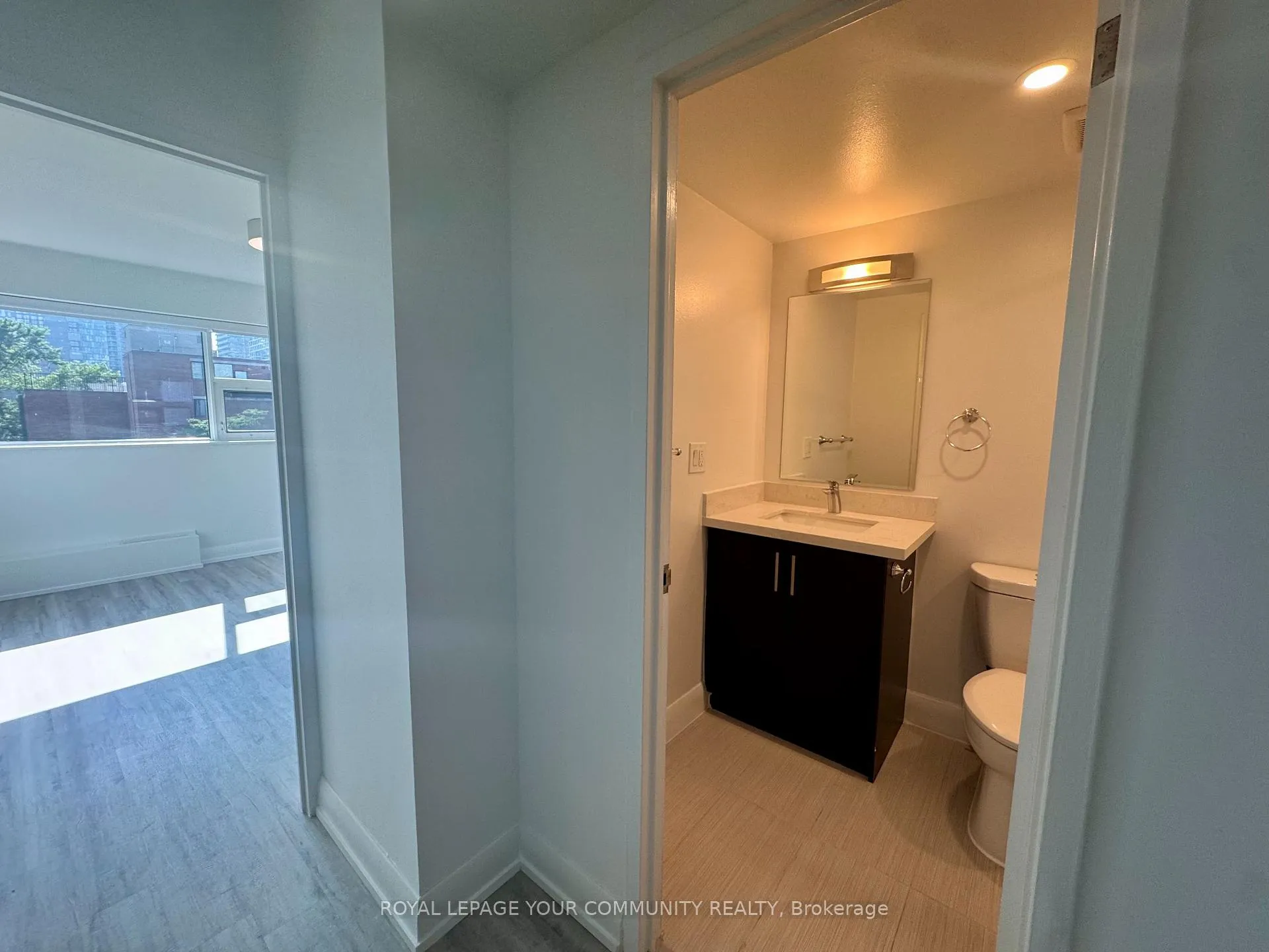 Photo 4 of Unit 906, 191 Sherbourne Street, Toronto, Moss Park — HOMEH