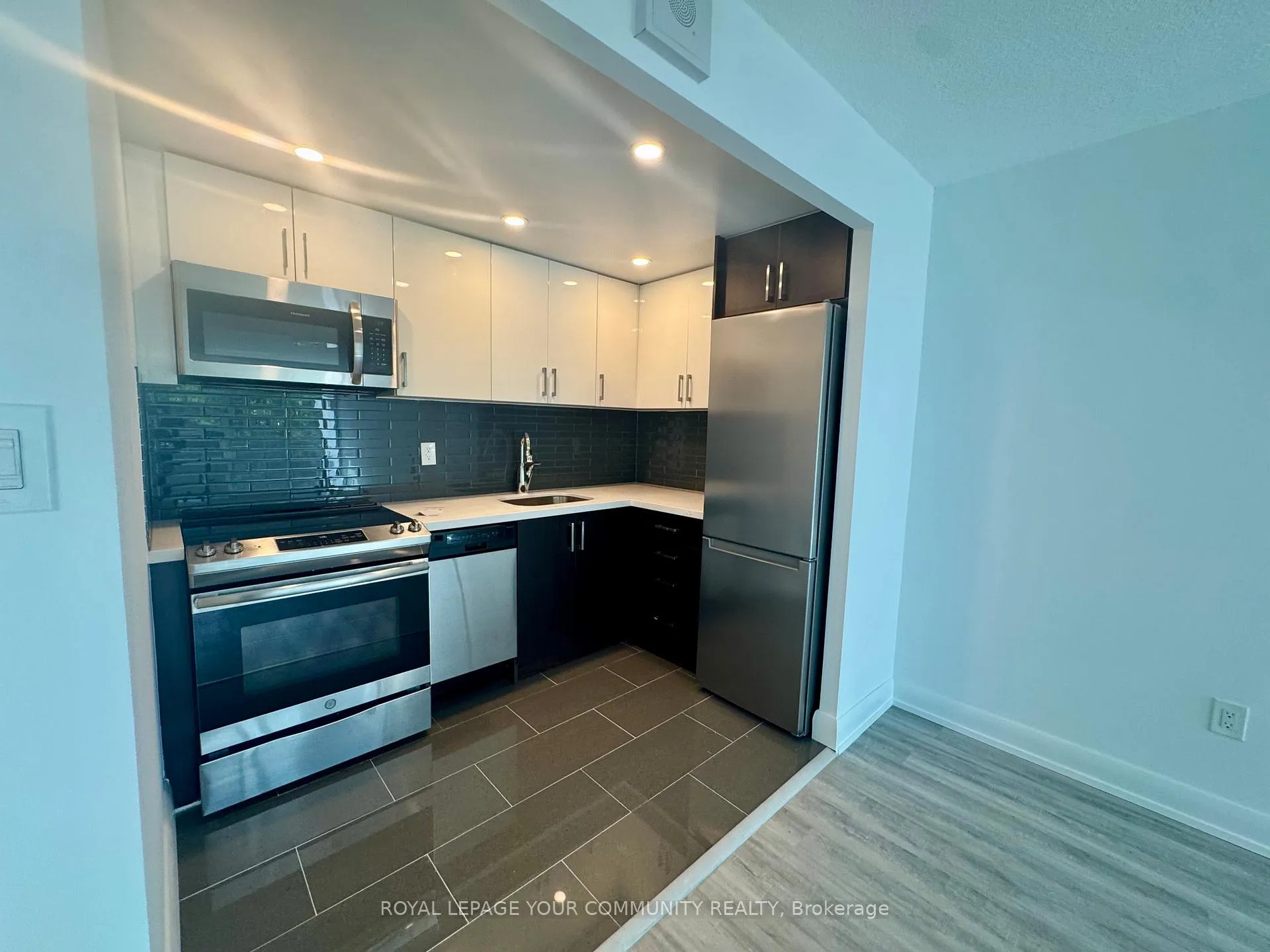 Photo 14 of Unit 906, 191 Sherbourne Street, Toronto, Moss Park — HOMEH