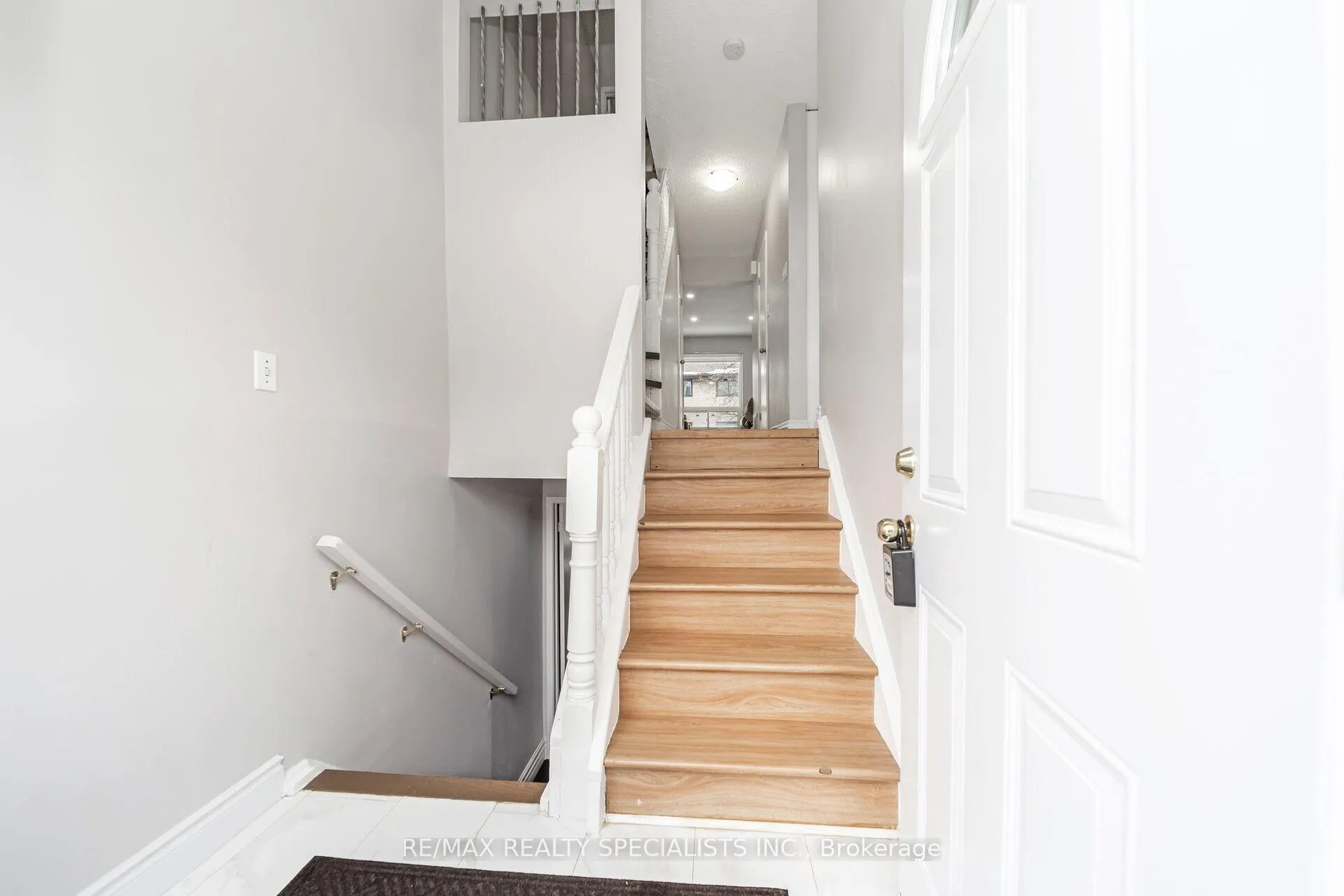 Photo 7 of 24 Carleton Place, Brampton, Bramalea West Industrial — HOMEH