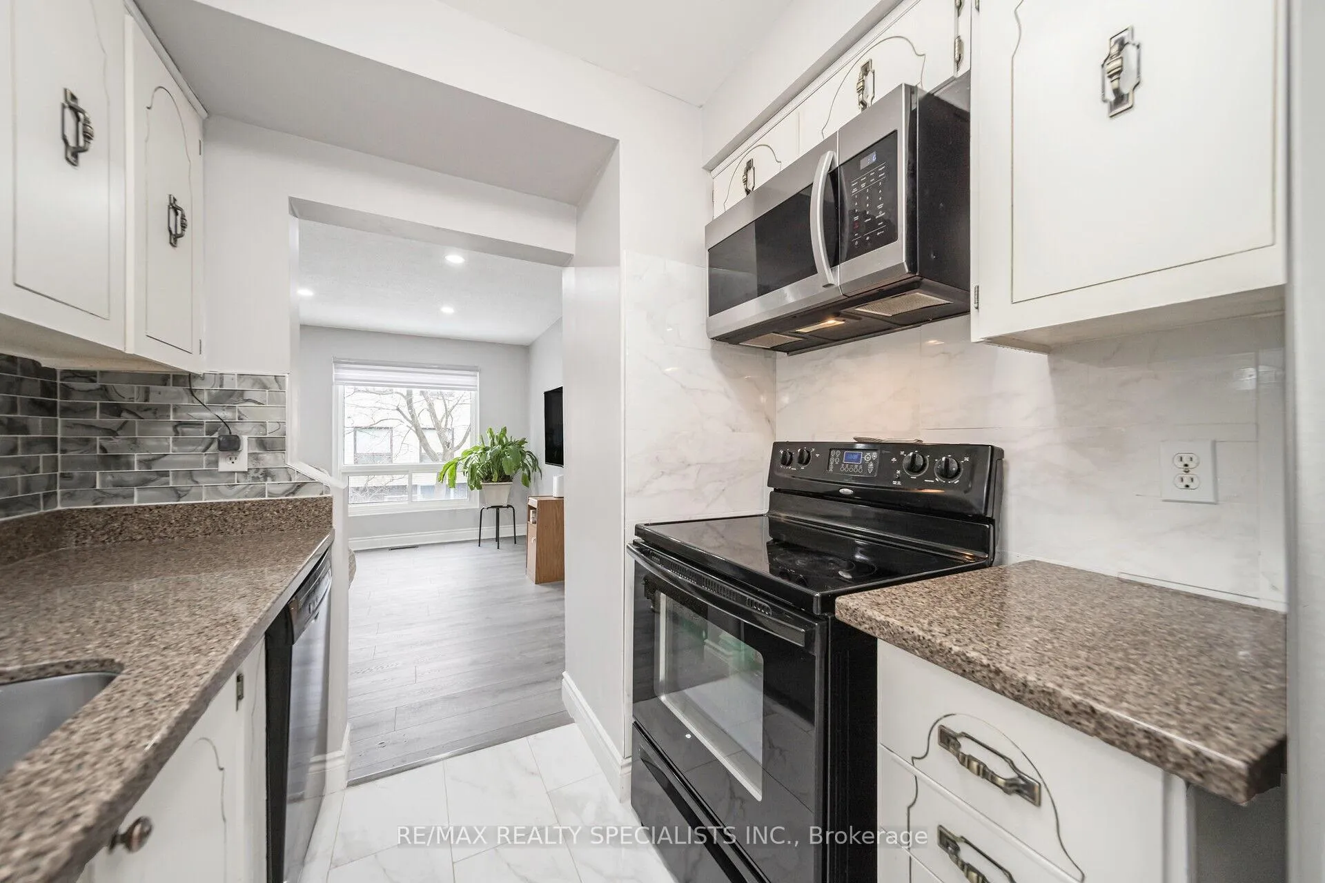 Photo 13 of 24 Carleton Place, Brampton, Bramalea West Industrial — HOMEH
