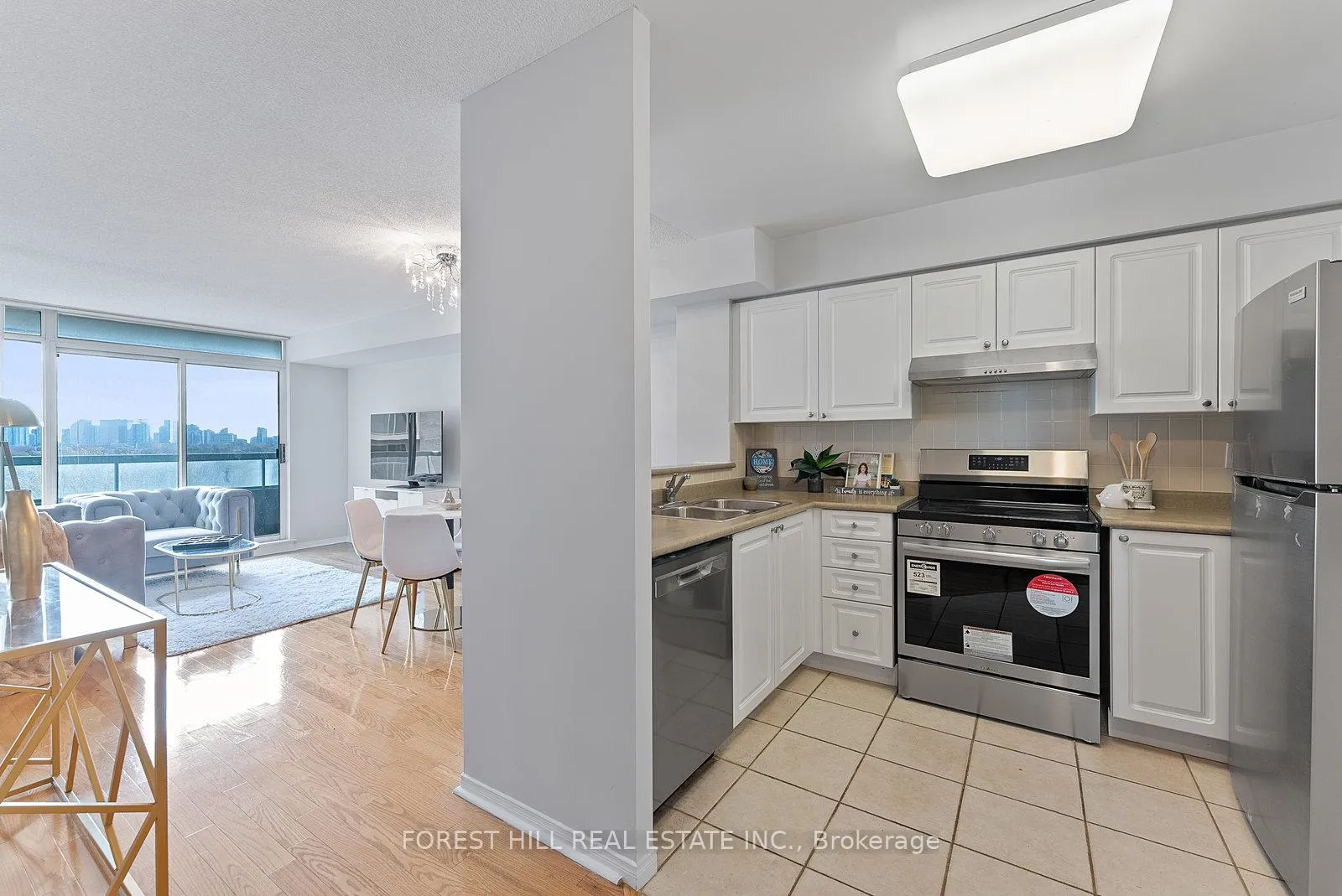 Photo 2 of Unit Ph403, 5 Emerald Lane, Vaughan, Crestwood-Springfarm-Yorkhill — HOMEH