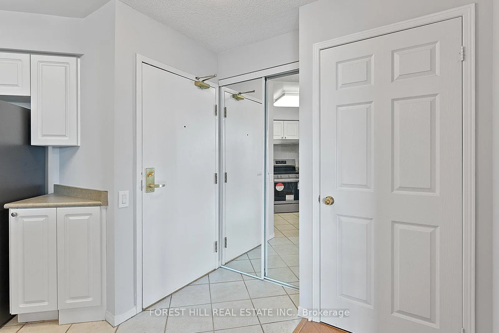 Photo 3 of Unit Ph403, 5 Emerald Lane, Vaughan, Crestwood-Springfarm-Yorkhill — HOMEH