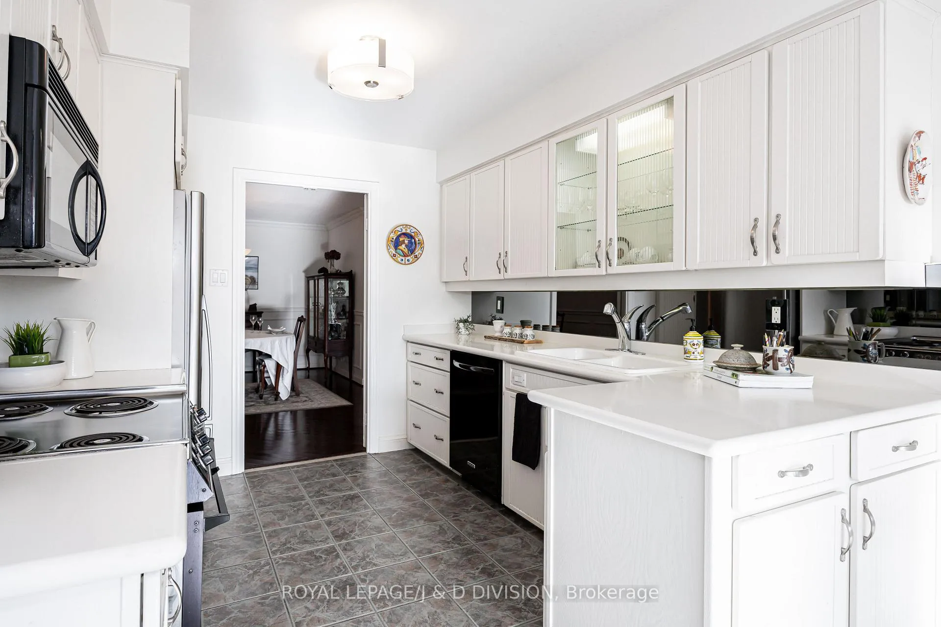 Photo 7 of Unit 607, 3800 Yonge Street, Toronto, Bedford Park-Nortown — HOMEH