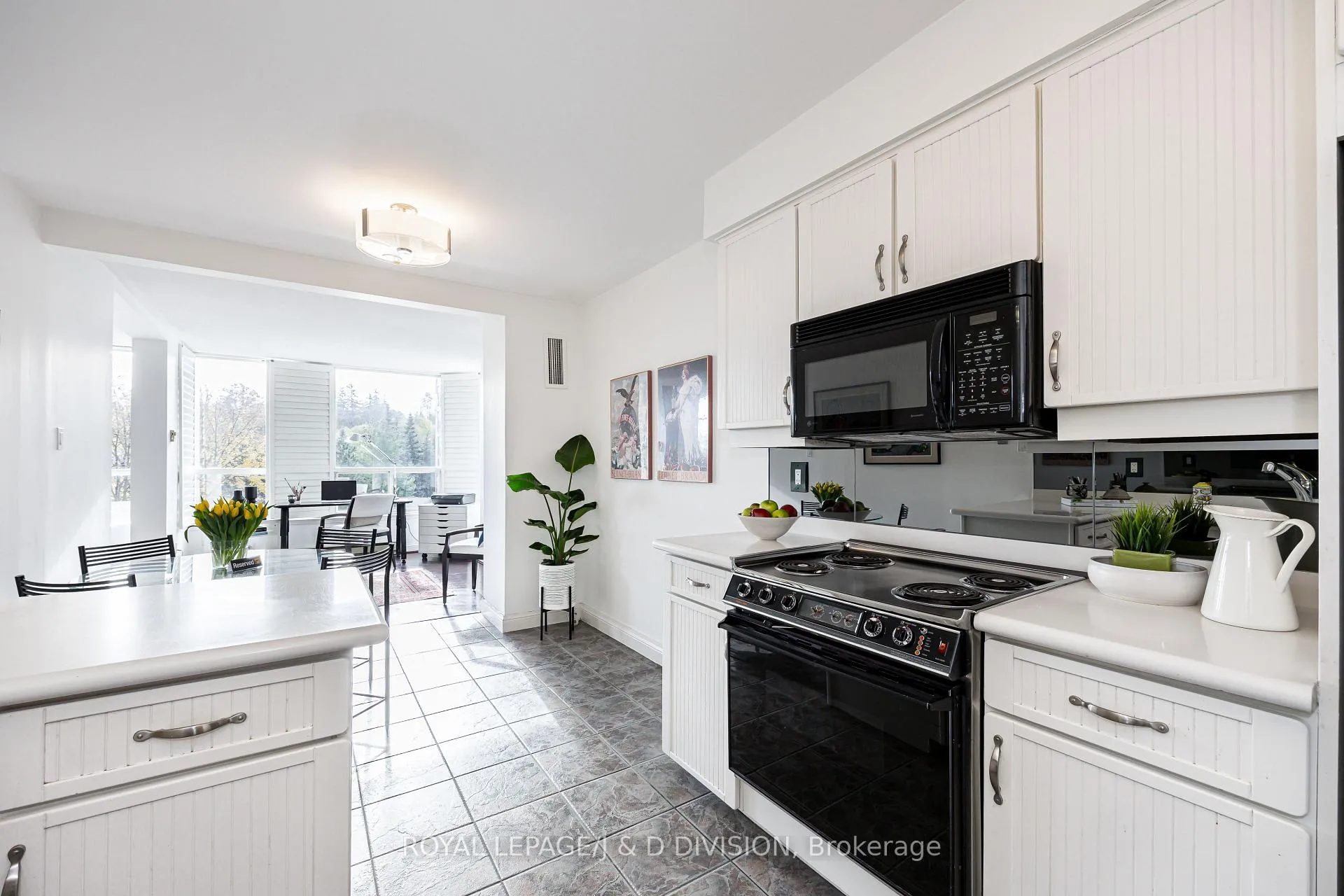 Photo 9 of Unit 607, 3800 Yonge Street, Toronto, Bedford Park-Nortown — HOMEH