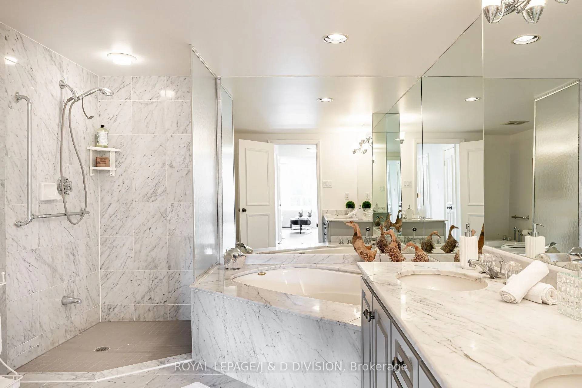 Photo 17 of Unit 607, 3800 Yonge Street, Toronto, Bedford Park-Nortown — HOMEH