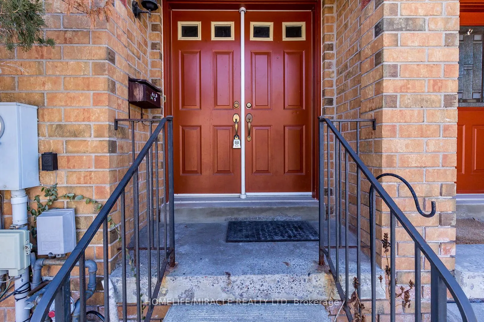 Photo 1 of 6 Sinclair Court, Brampton, Brampton West — HOMEH