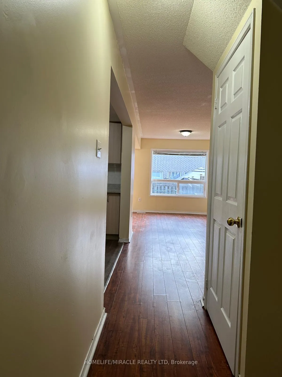 Photo 6 of 6 Sinclair Court, Brampton, Brampton West — HOMEH