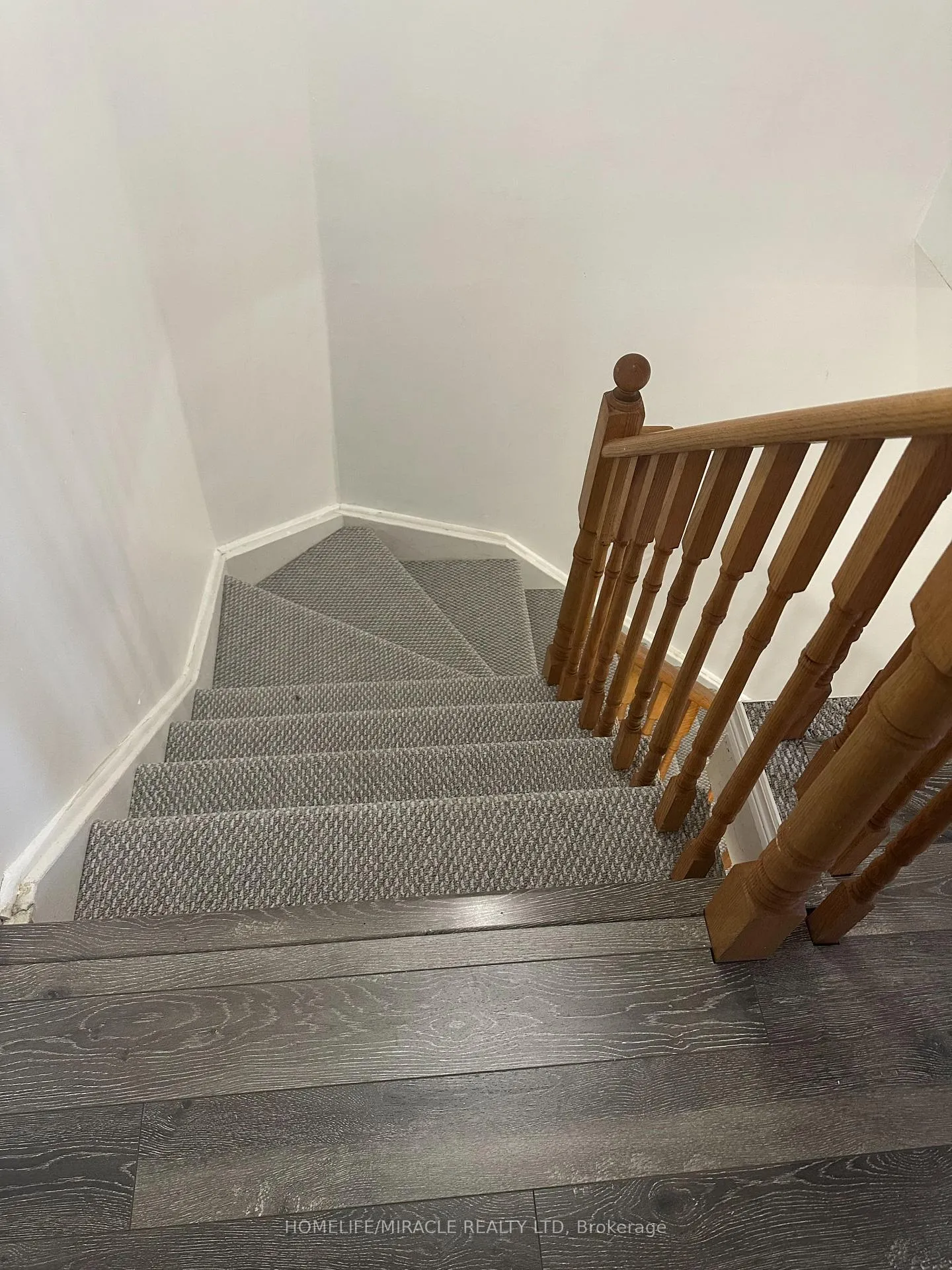 Photo 11 of 6 Sinclair Court, Brampton, Brampton West — HOMEH