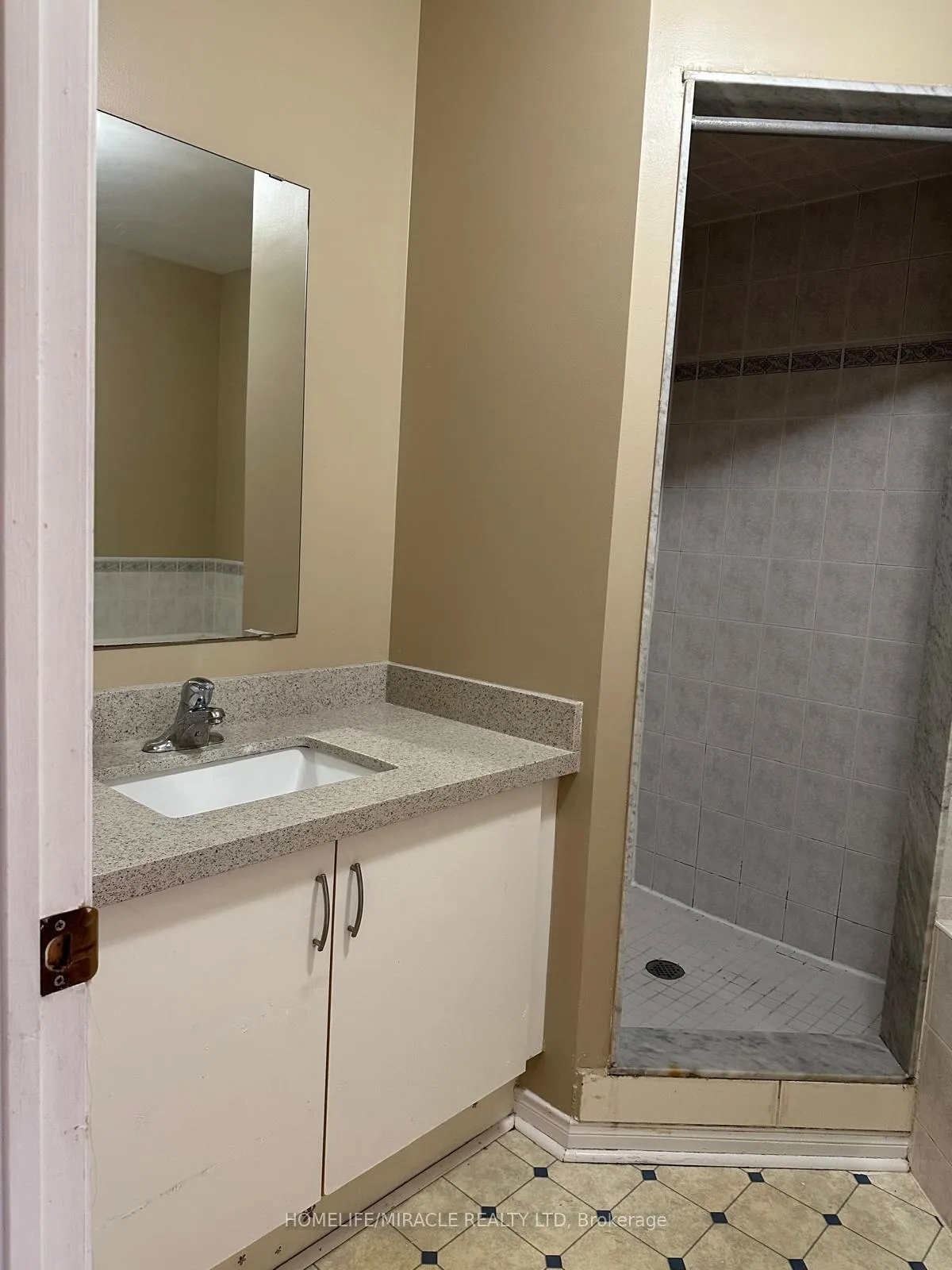Photo 23 of 6 Sinclair Court, Brampton, Brampton West — HOMEH