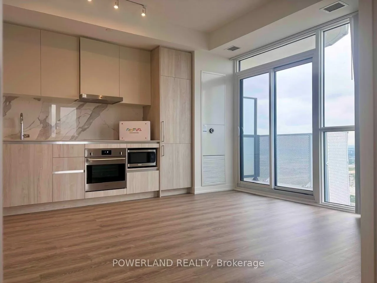 Photo 8 of Unit 5211, 195 Commerce Street, Vaughan, Vaughan Corporate Centre — HOMEH