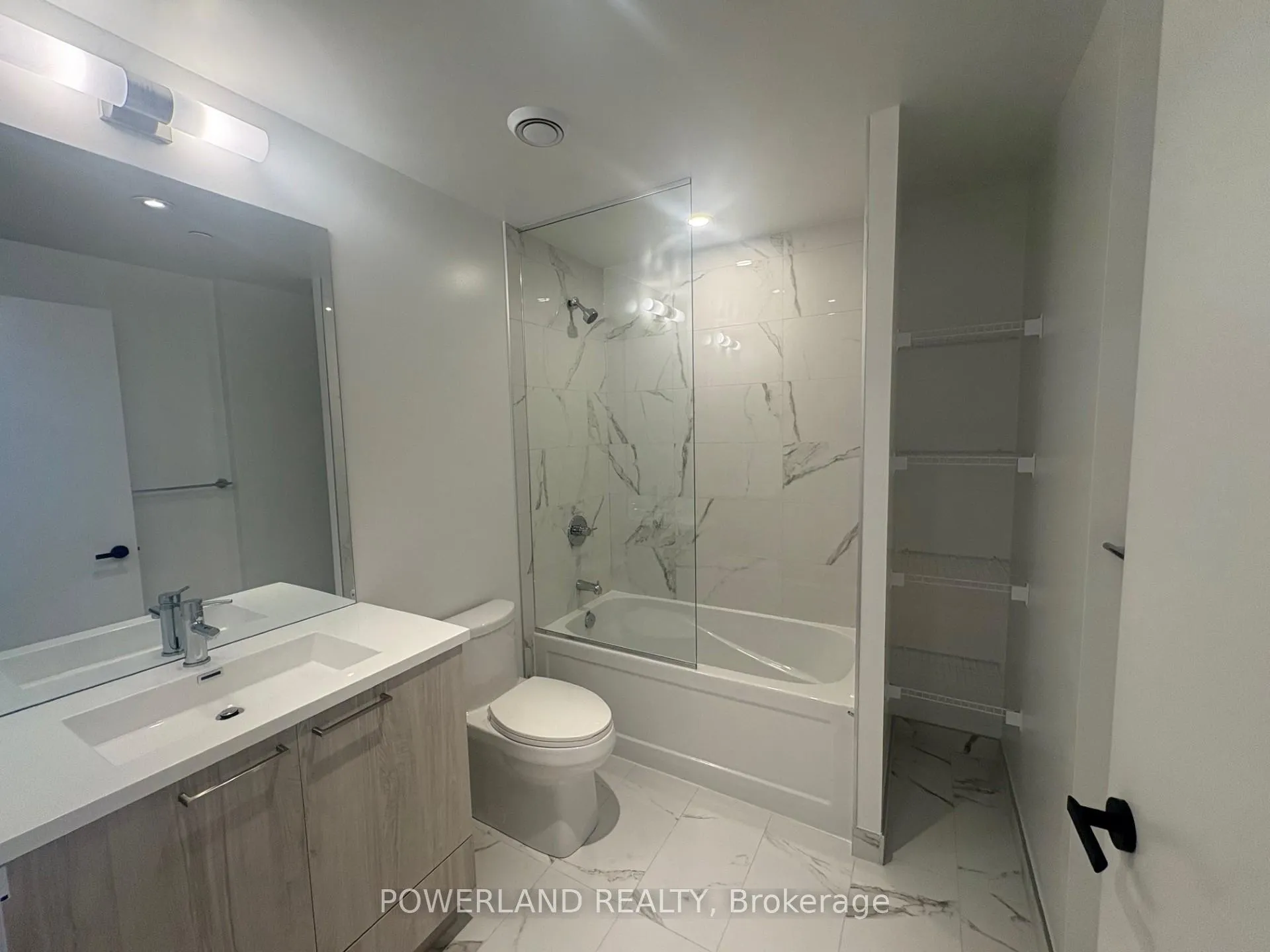 Photo 10 of Unit 5211, 195 Commerce Street, Vaughan, Vaughan Corporate Centre — HOMEH