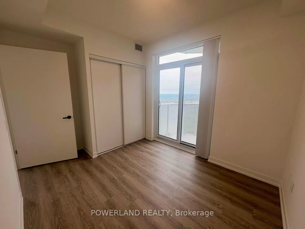 Photo 11 of Unit 5211, 195 Commerce Street, Vaughan, Vaughan Corporate Centre — HOMEH