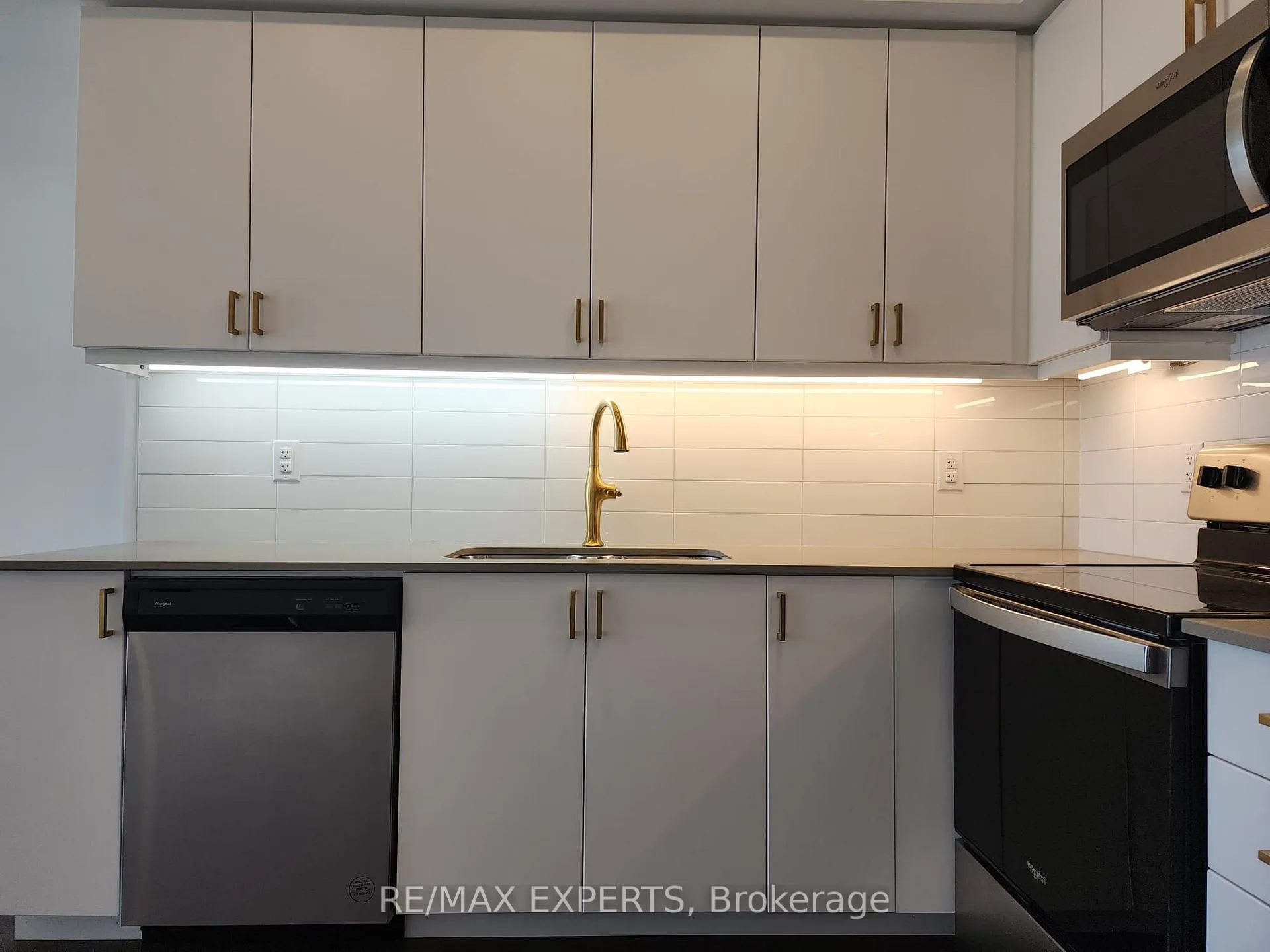 Photo 1 of Unit 1212, 56 Lakeside Terrace, Barrie, Little Lake — HOMEH