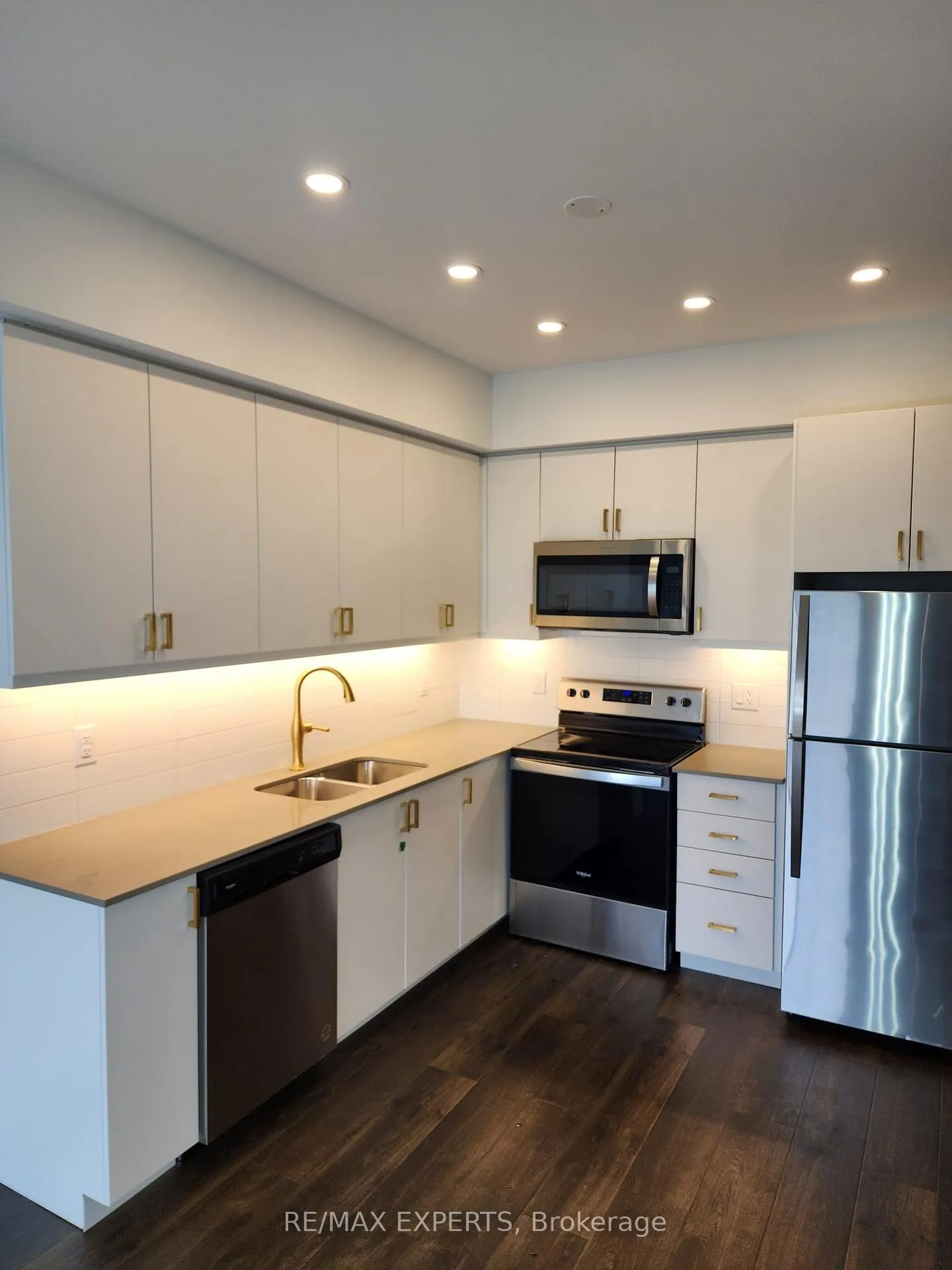 Photo 2 of Unit 1212, 56 Lakeside Terrace, Barrie, Little Lake — HOMEH